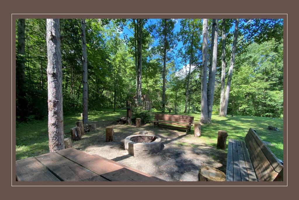Luxurious Estate by Brown County 40 private acres view 4