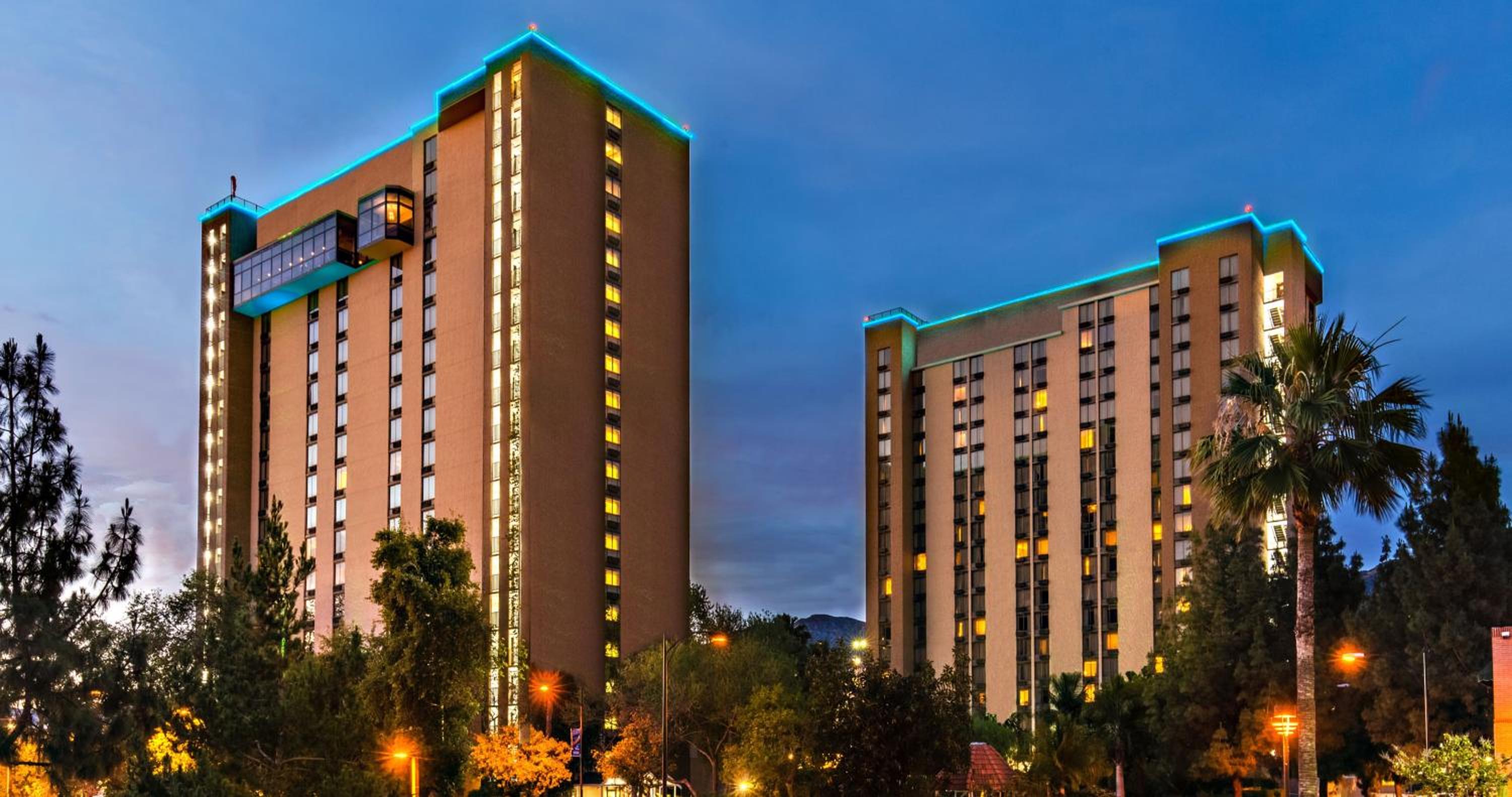 Hotel Burbank - Image 1