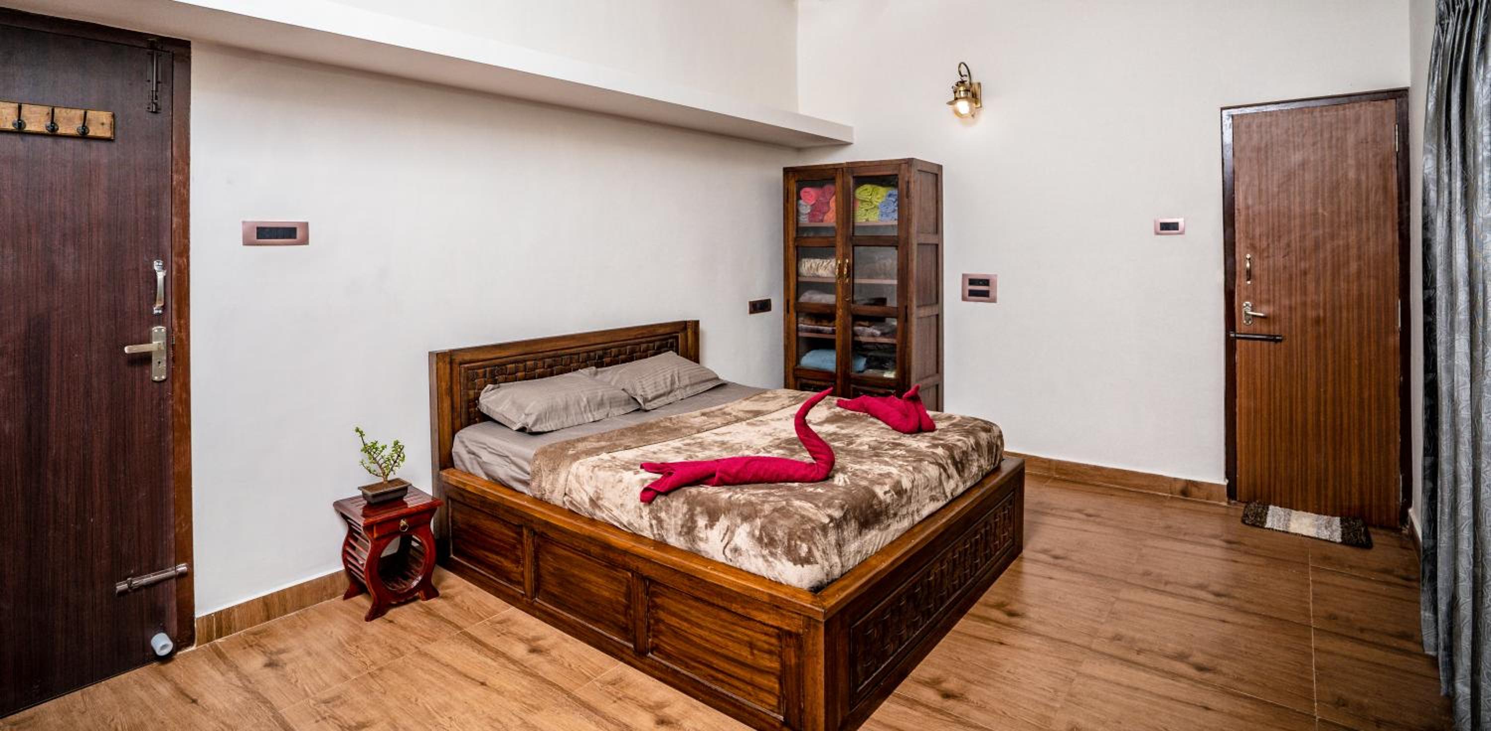 The Viber Yercaud- villa with waterfalls view 3