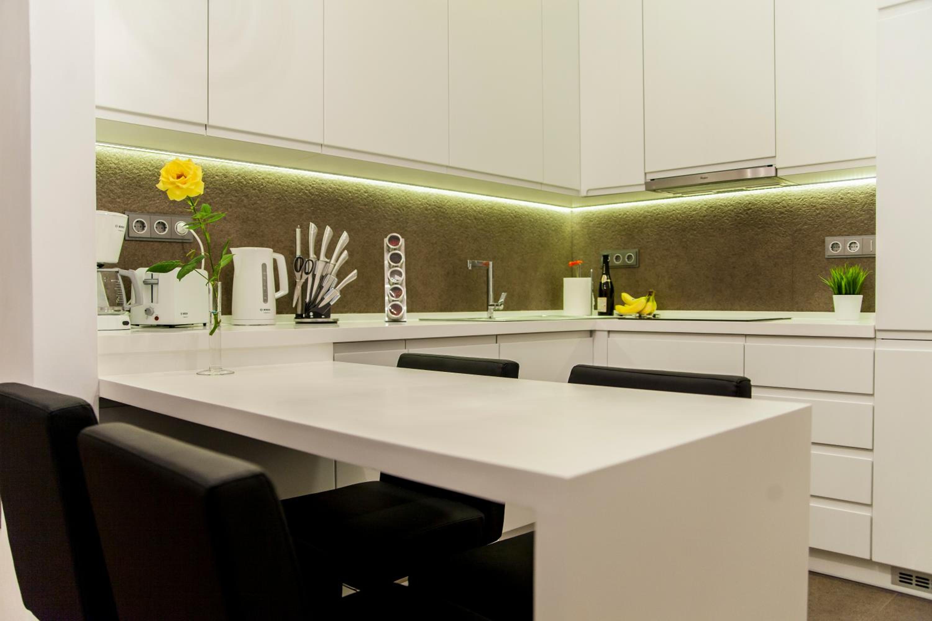 Matei Corvin Deluxe Apartment