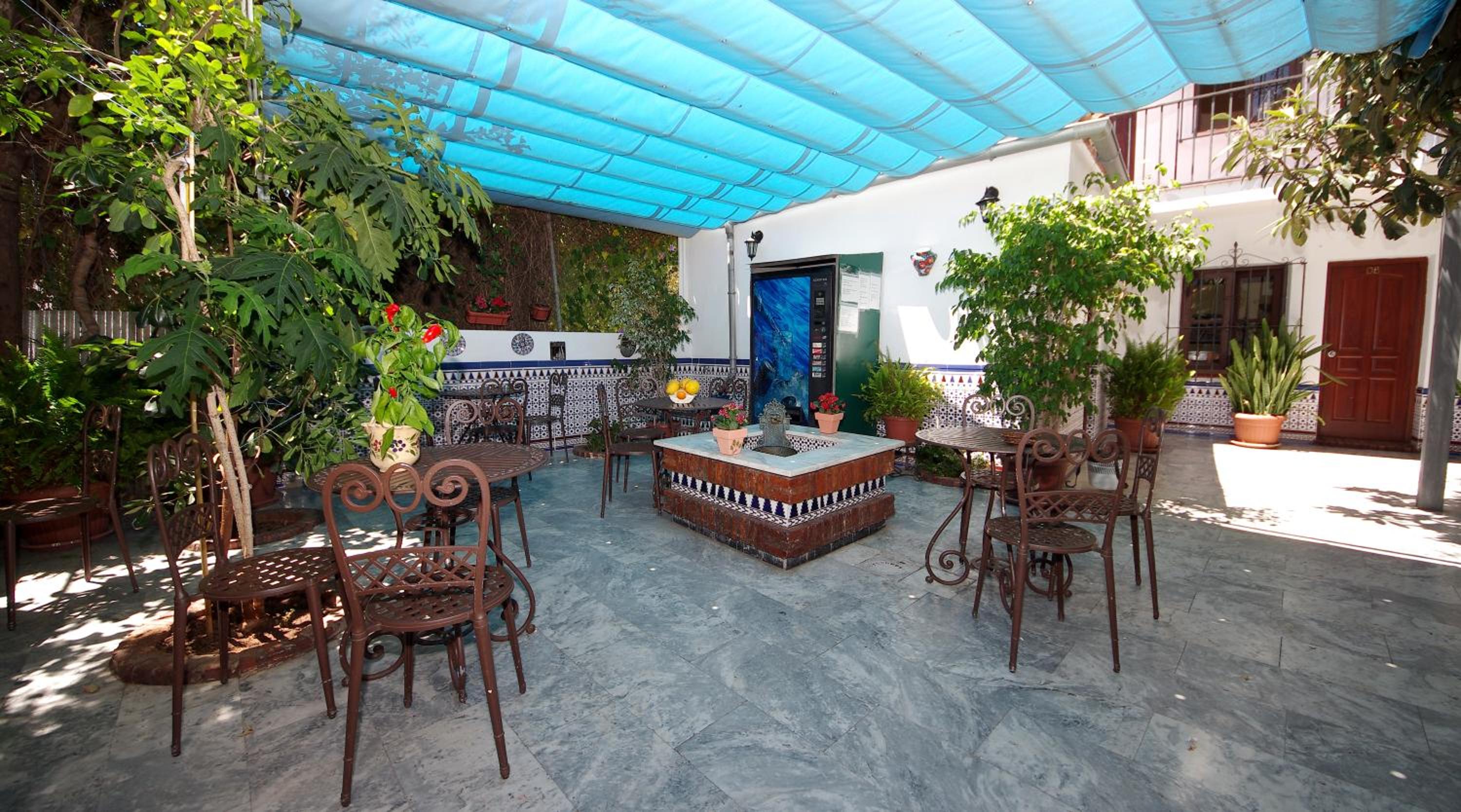 Hotel Pensión Aduar - Image 1