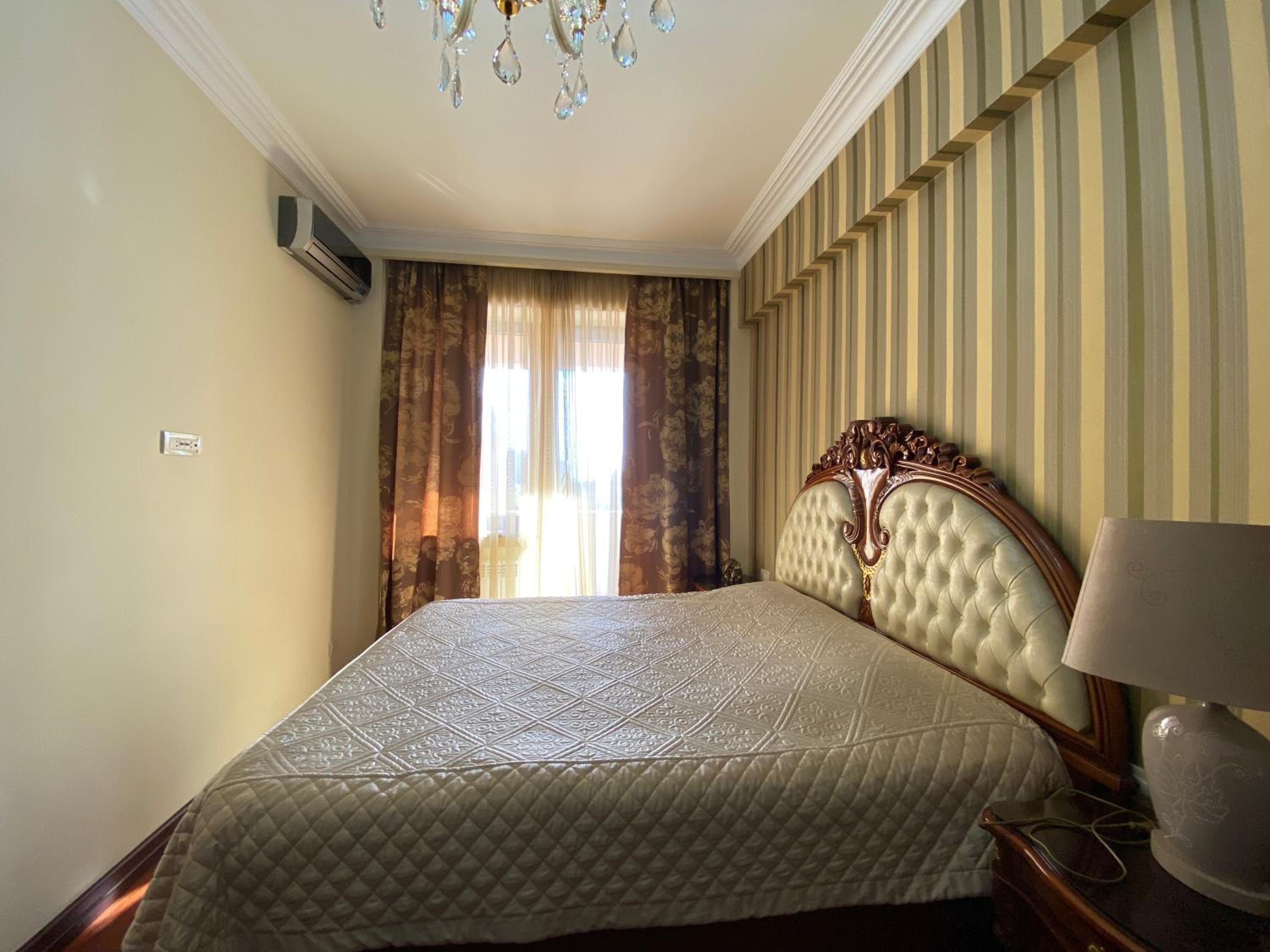 Amiryan street, 3 bedrooms Luxury apartment AM440