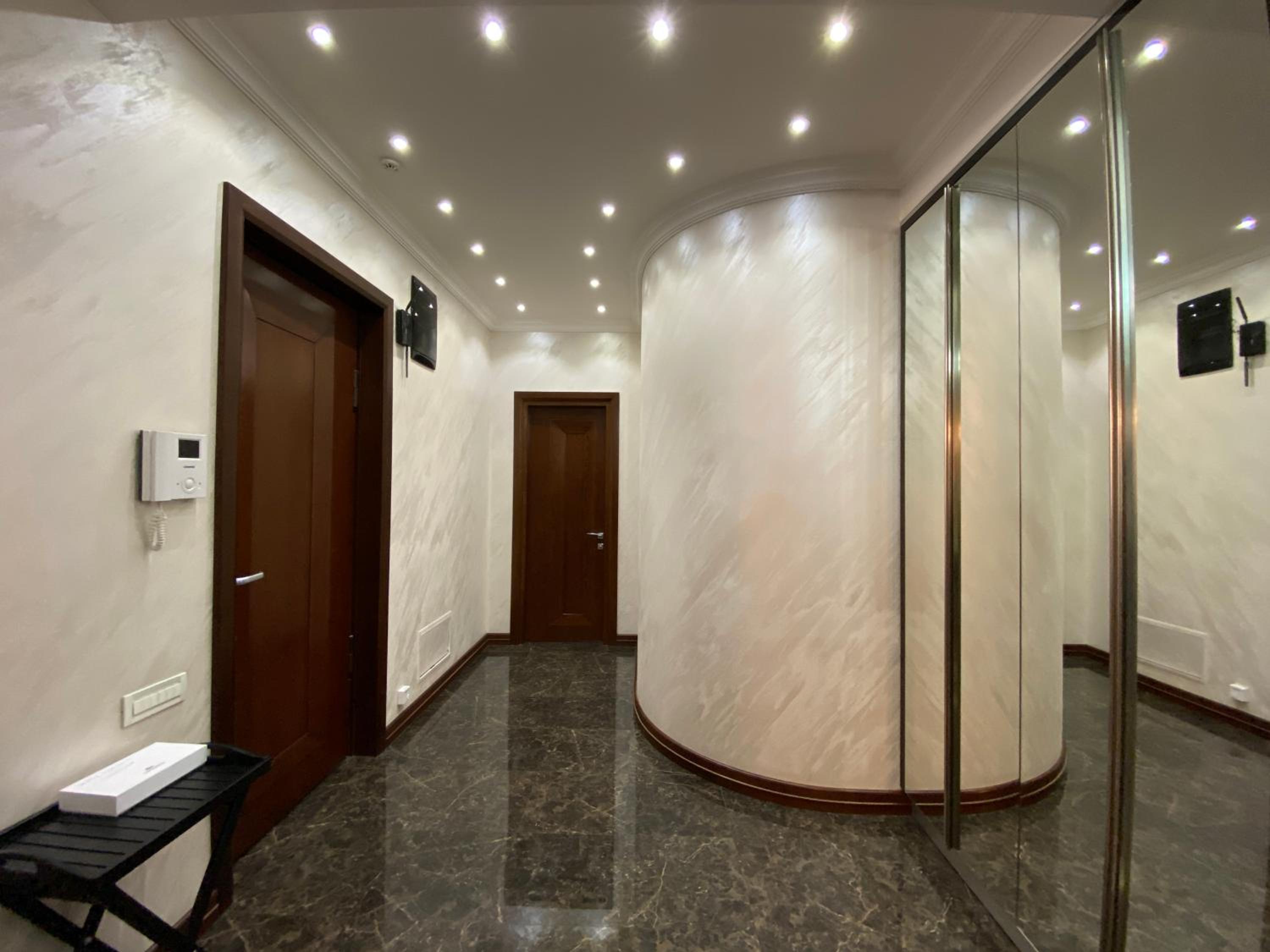 Amiryan street, 3 bedrooms Luxury apartment AM440