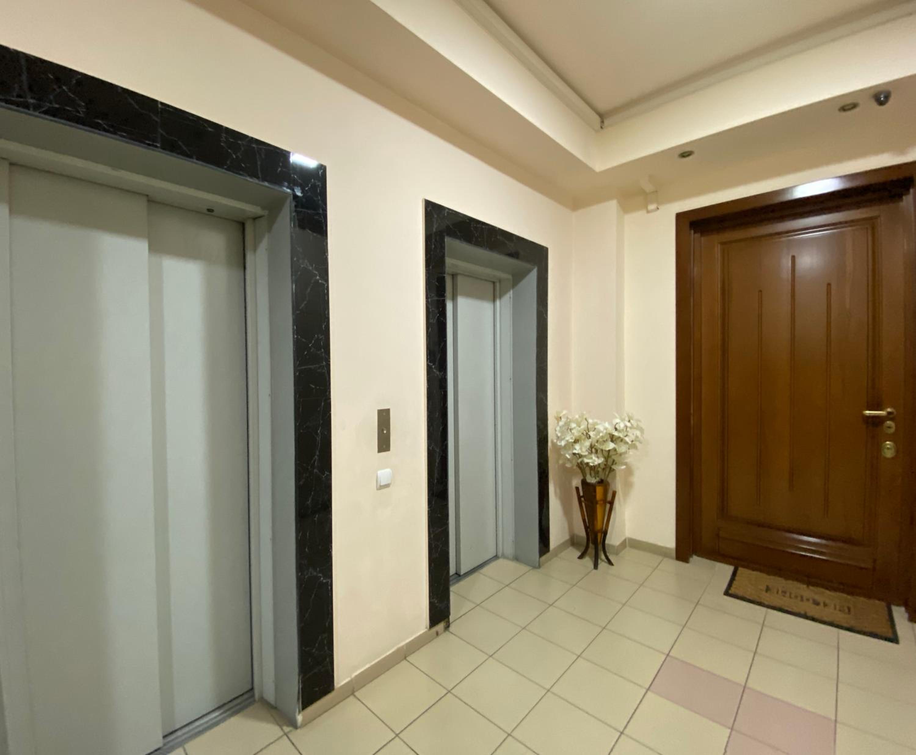 Amiryan street, 3 bedrooms Luxury apartment AM440