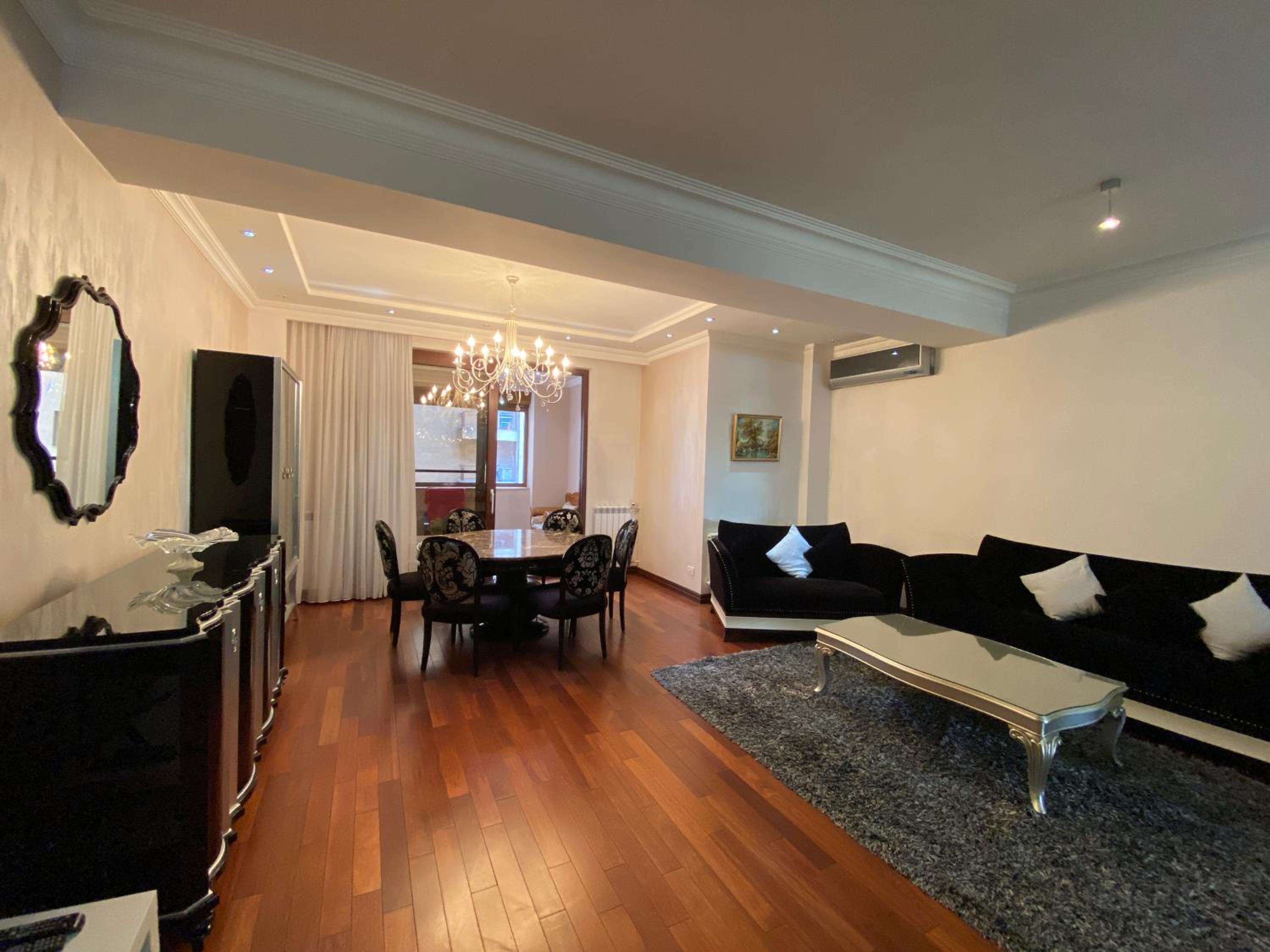 Amiryan street, 3 bedrooms Luxury apartment AM440