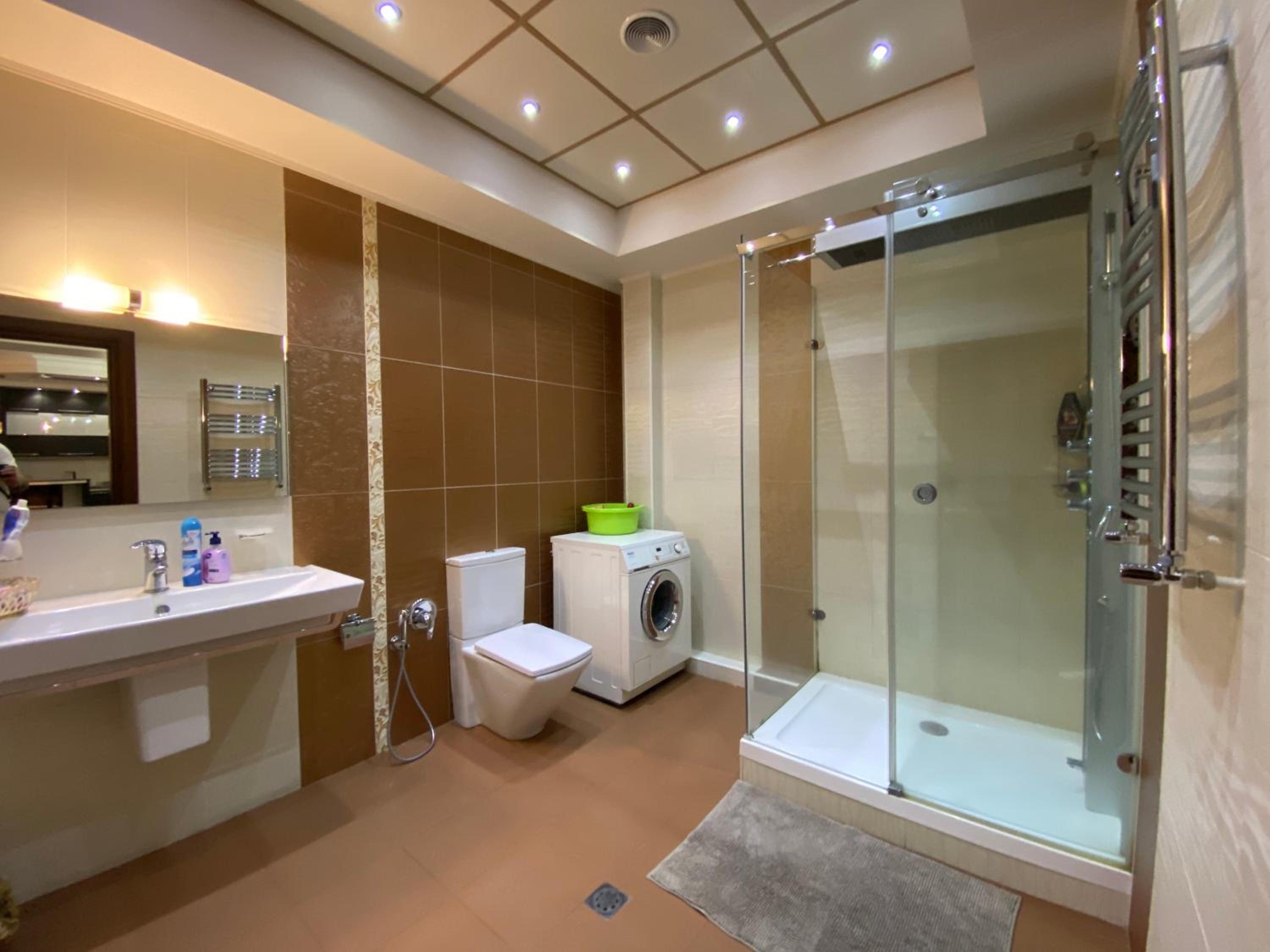 Amiryan street, 3 bedrooms Luxury apartment AM440