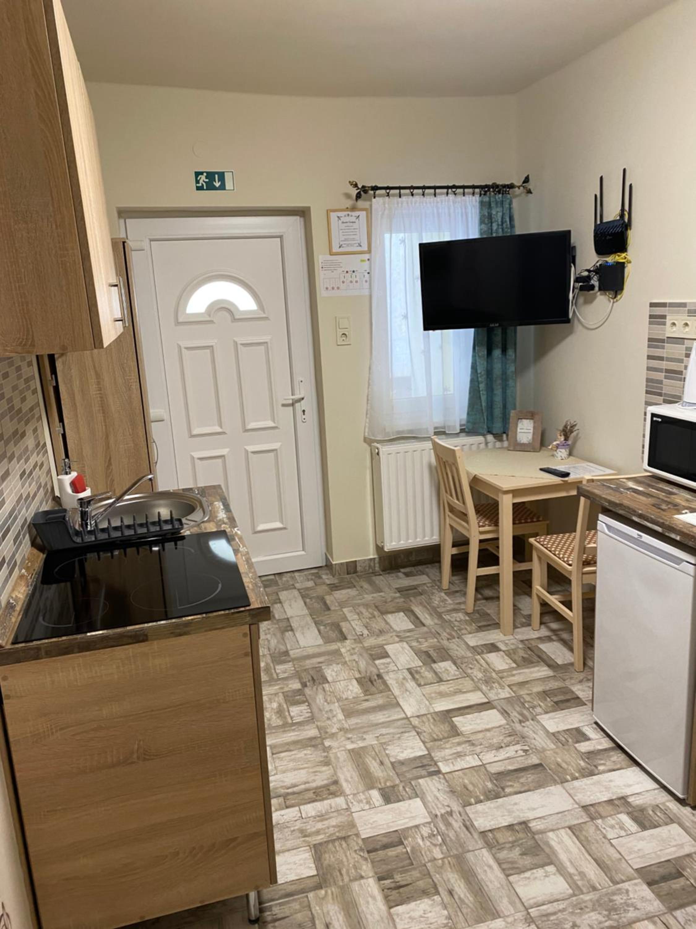 Photo 18
