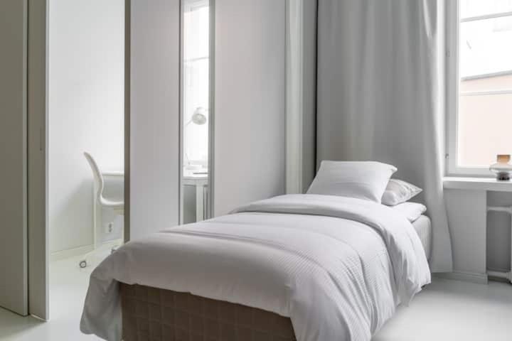 Spacious and central apartment with private sauna