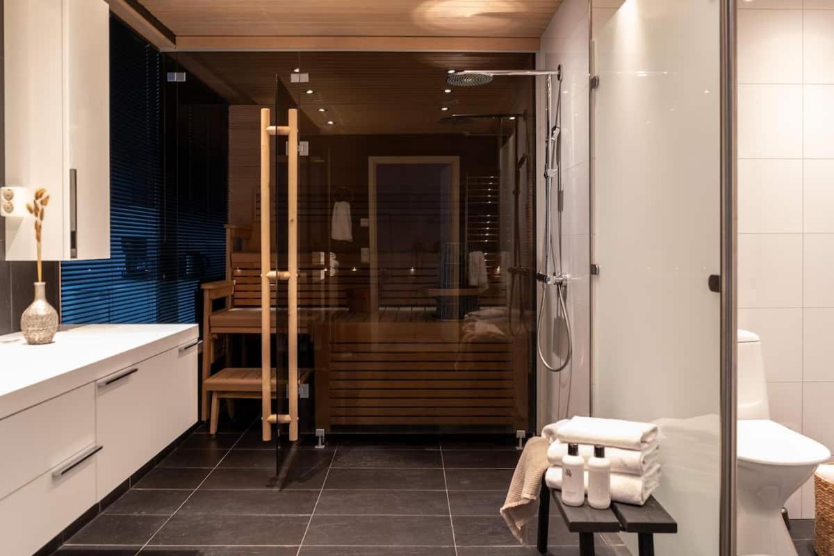 Spacious and central apartment with private sauna
