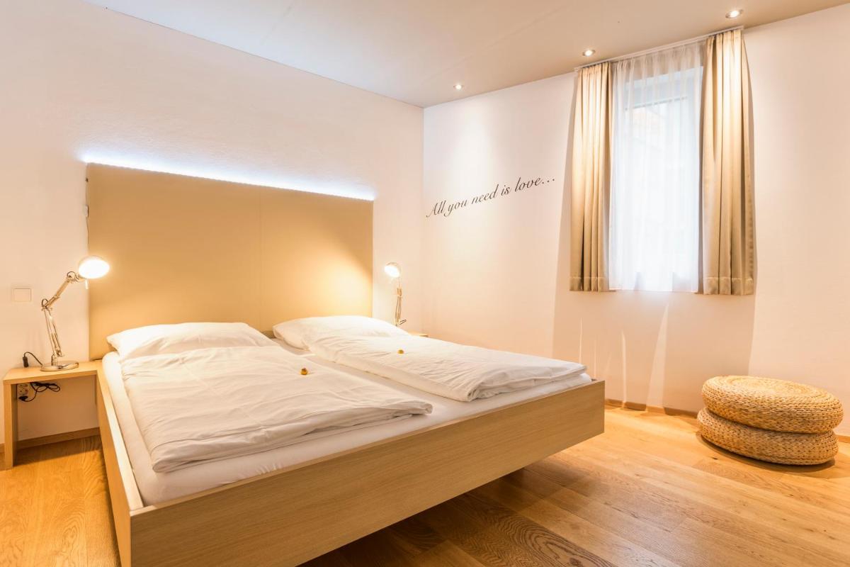 Room 4 & 5 Apartments