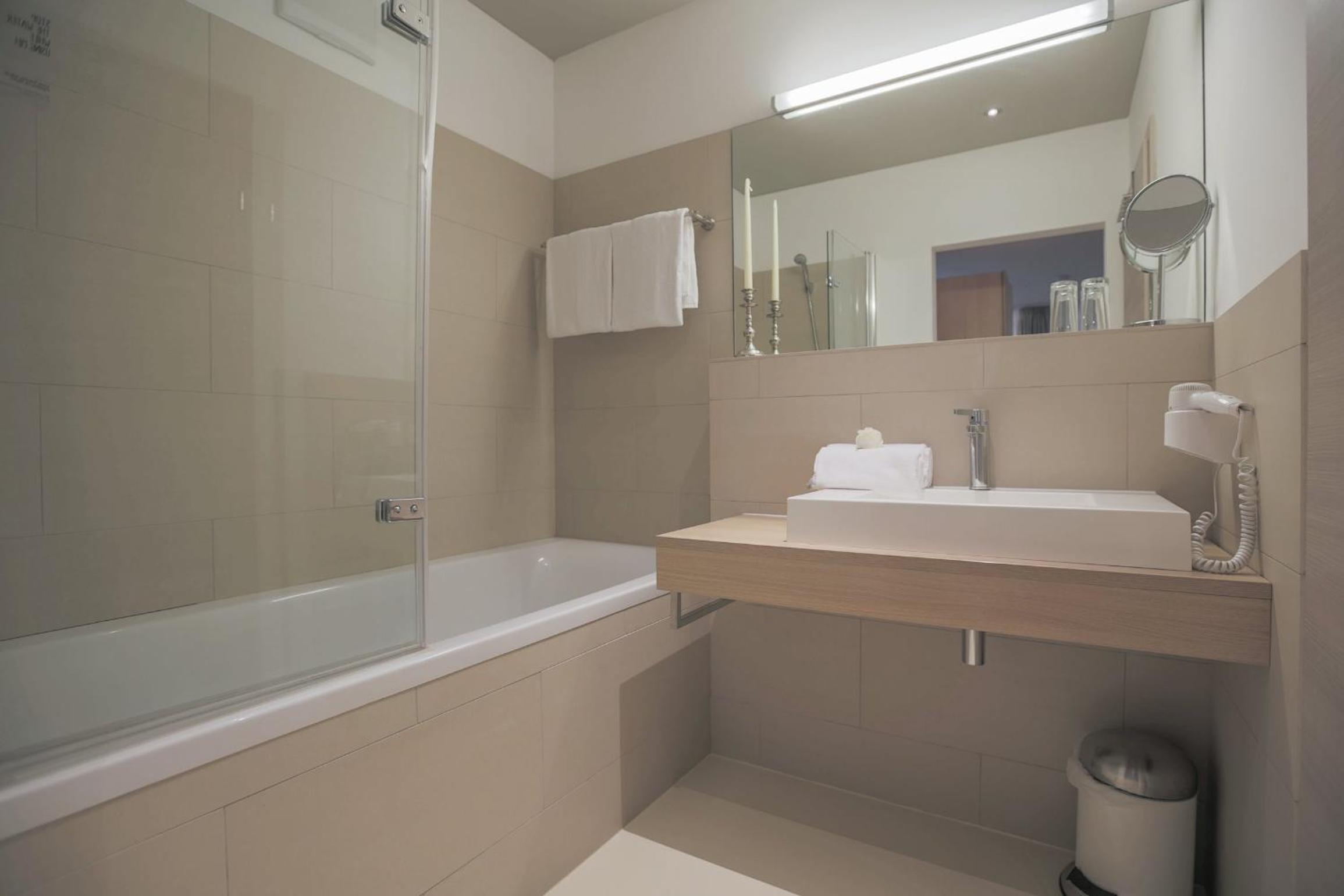 Room 4 & 5 Apartments