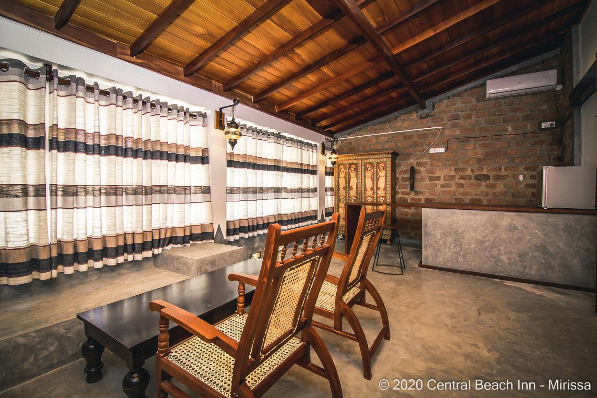 Central Beach Inn