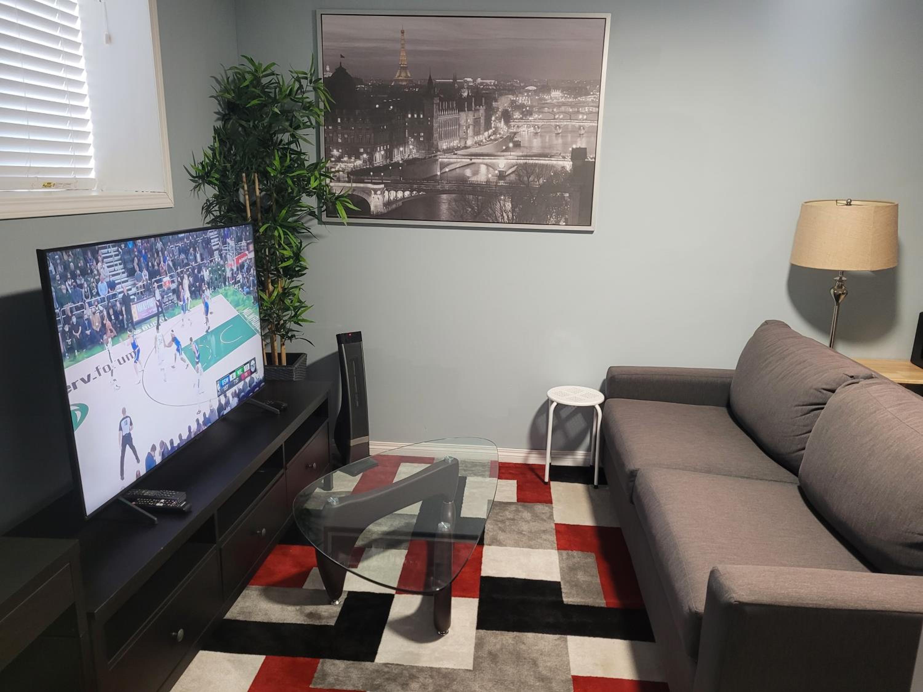 Cozy Two Bedroom Guest Suite in NW view 3