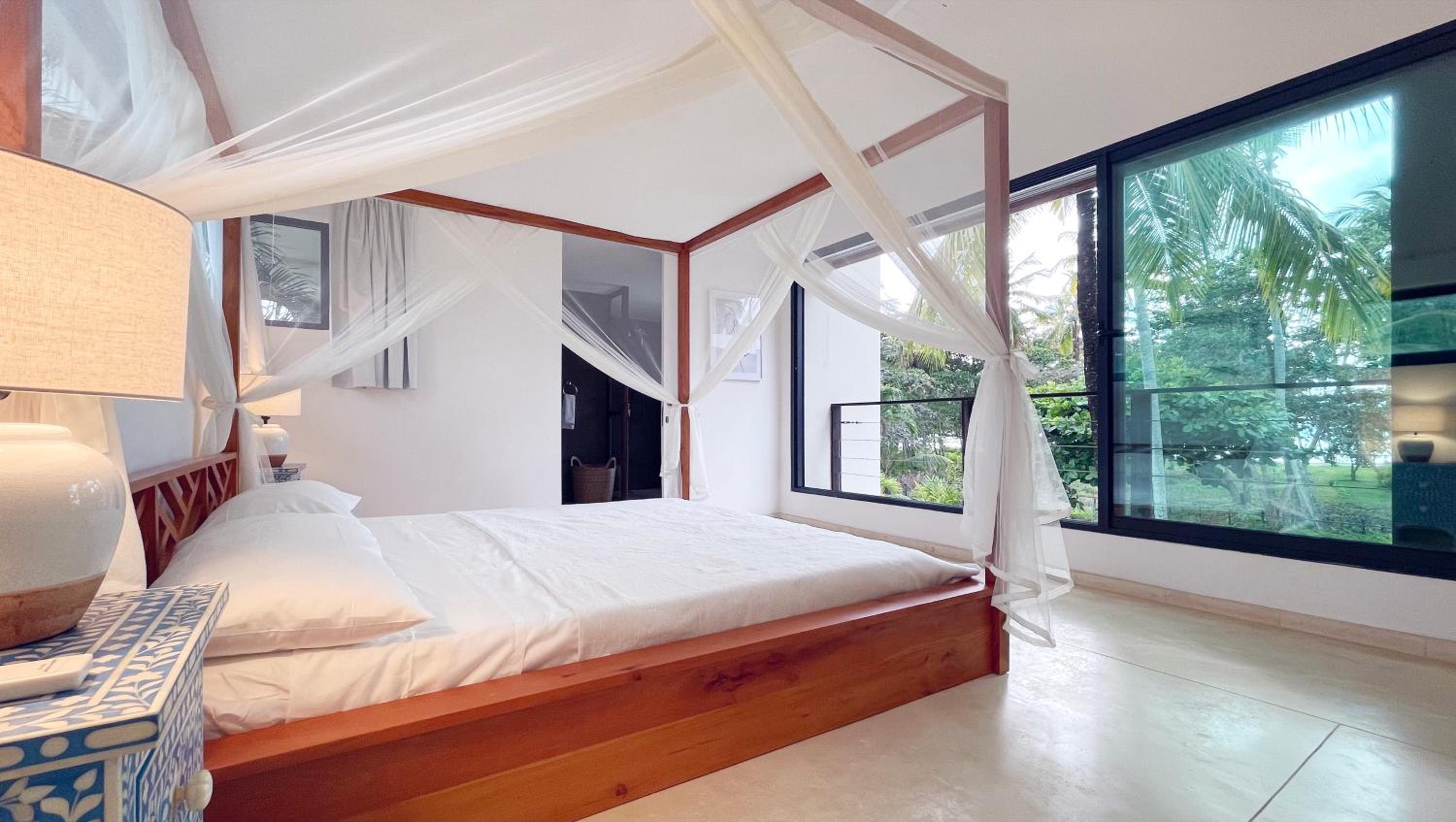 Villa Isha - modernist hideaway at Cap Bonita view 2