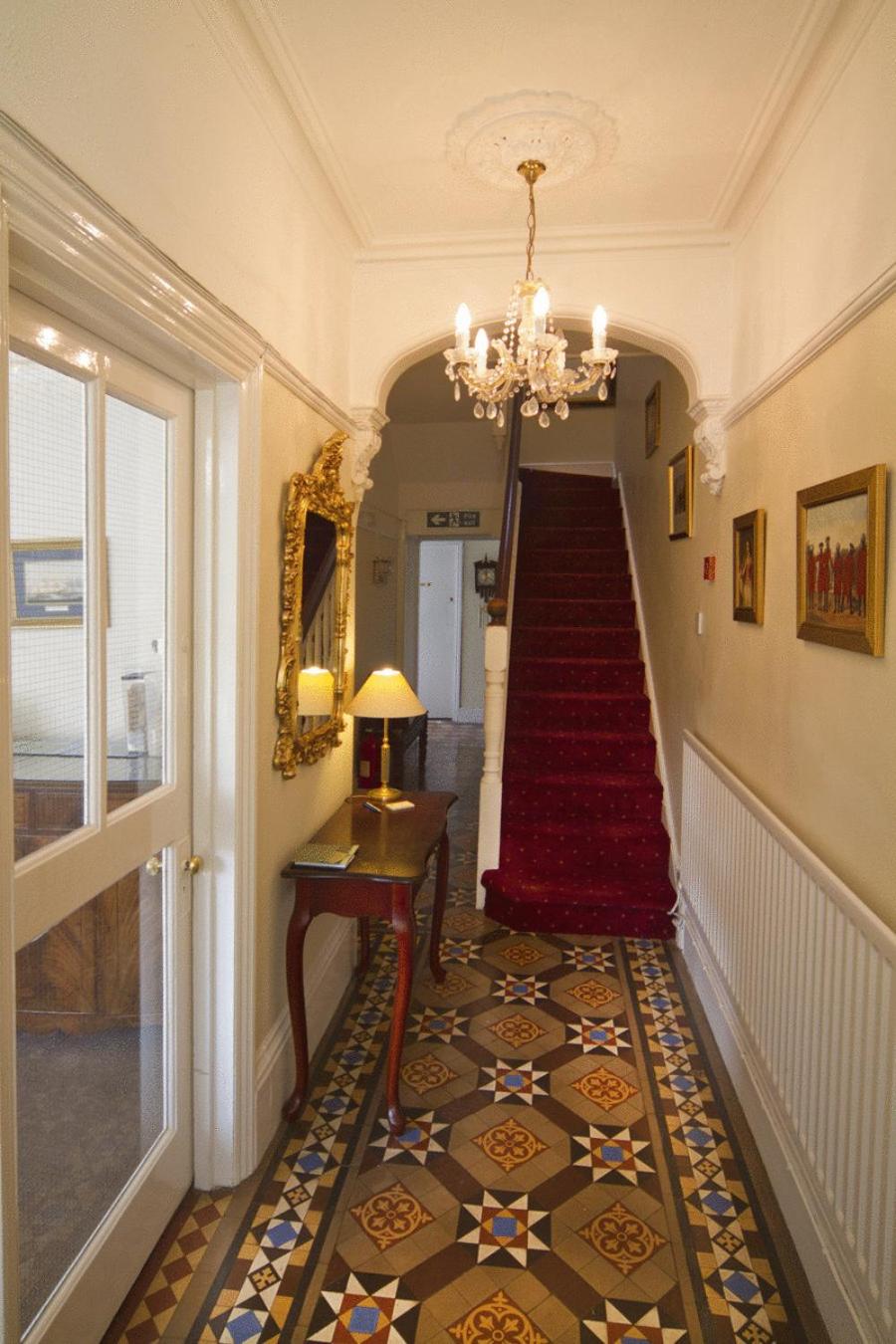 Virginia Lodge