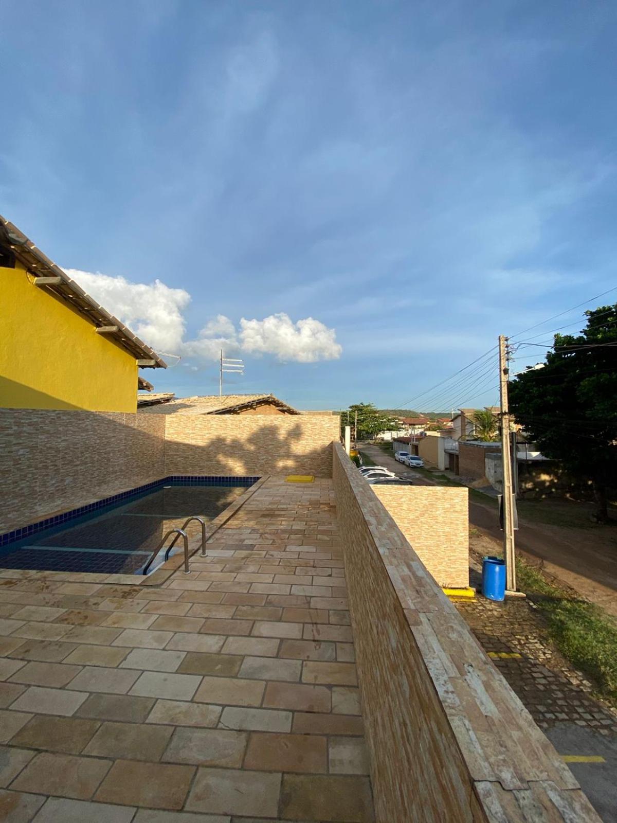 Duplex em condomínio no Barra Mar