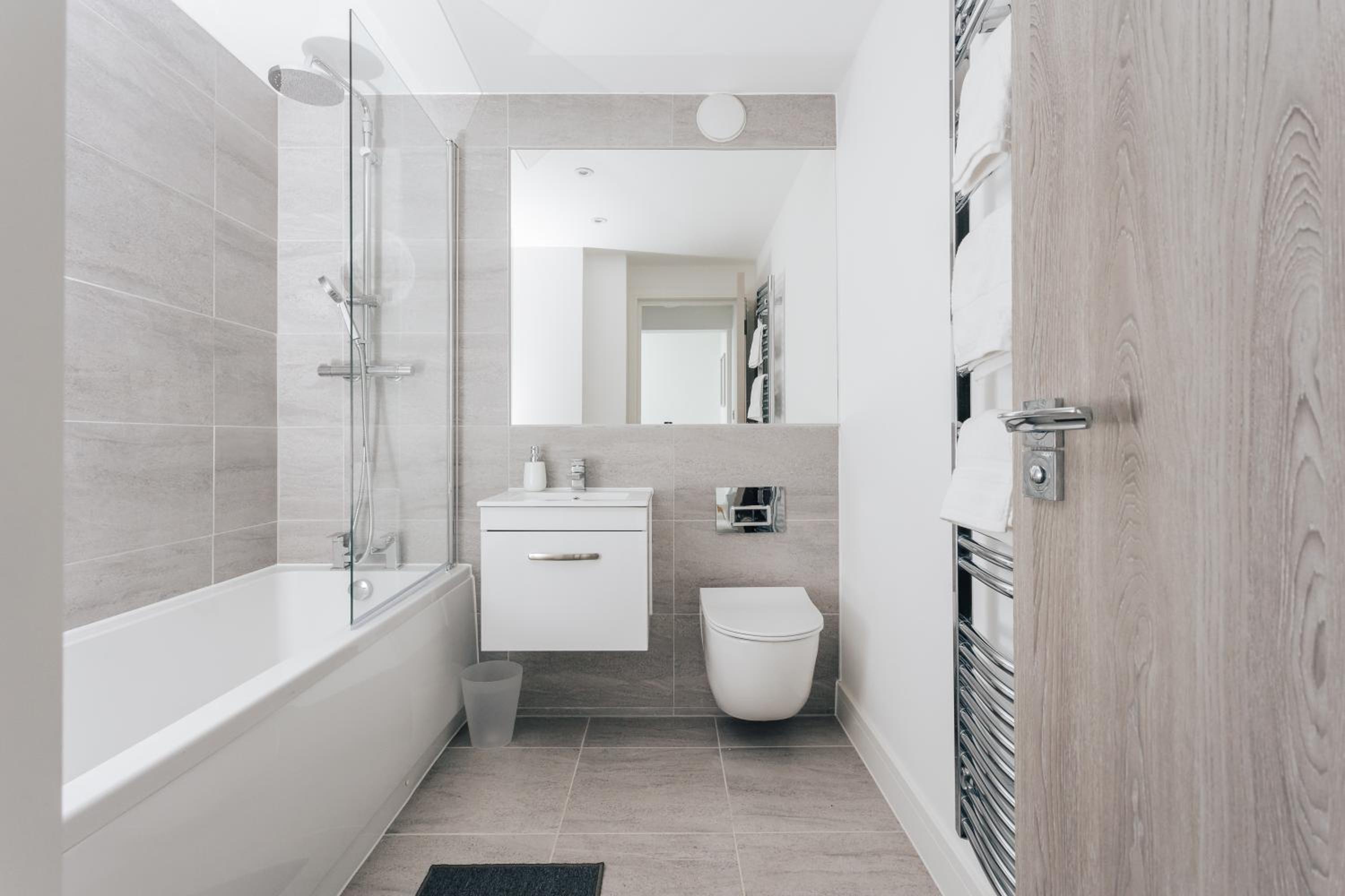 Contemporary Two Bedroom Duplex - Secluded Residence with Parking in a Prime Central Location view 4
