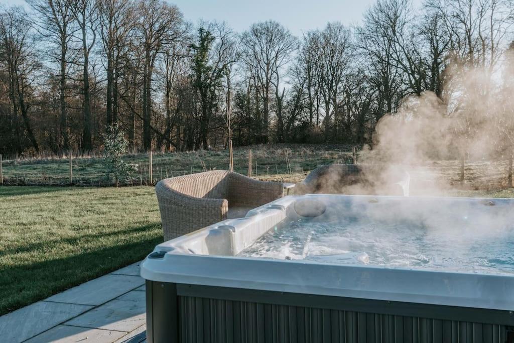 Hayward House, Hot Tub, Large Garden view 4