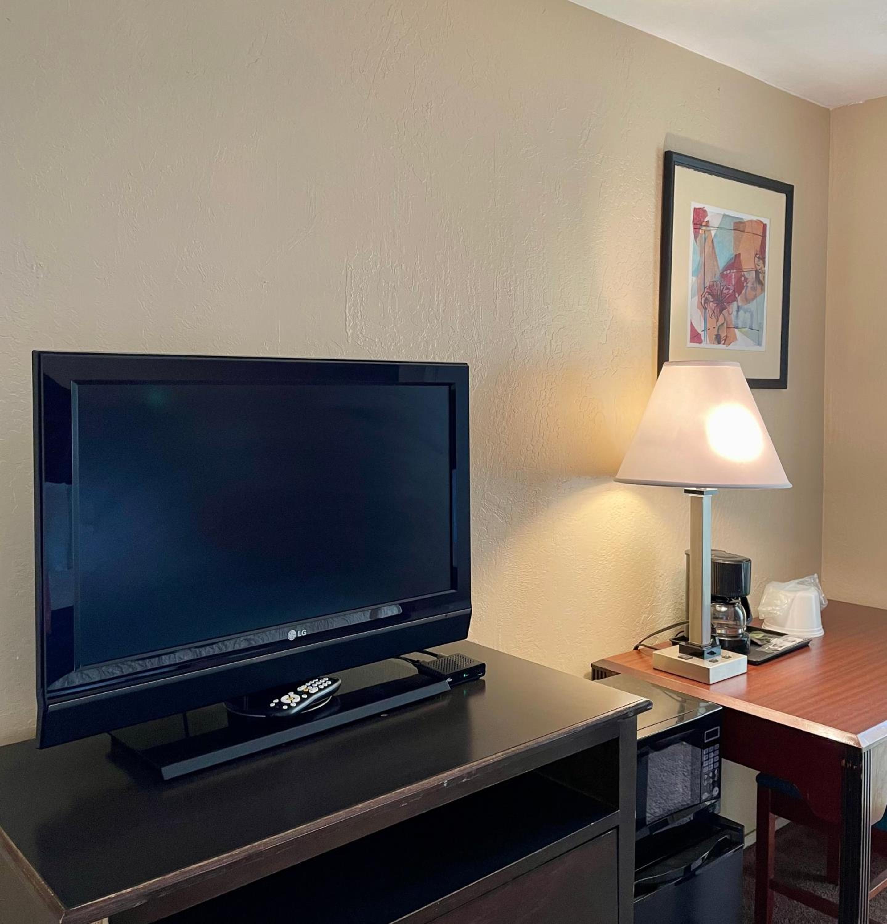 Red Bluff Vacations - Red Bluff Inn - Property Image 3