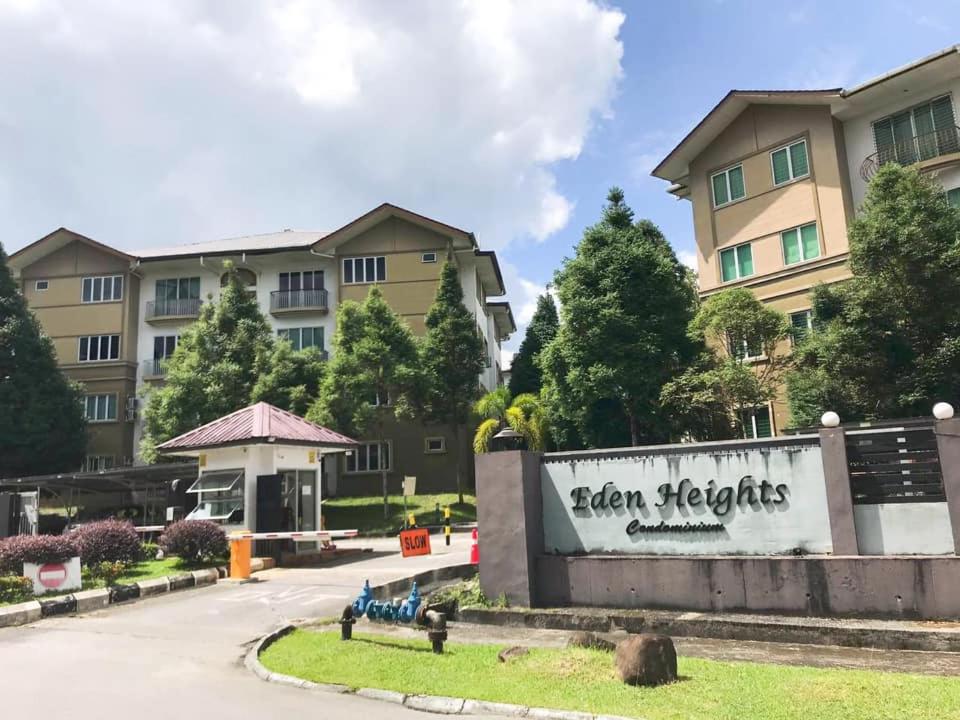 Natol Homestay - Kuching Home Penthouse Airport Road photo 1