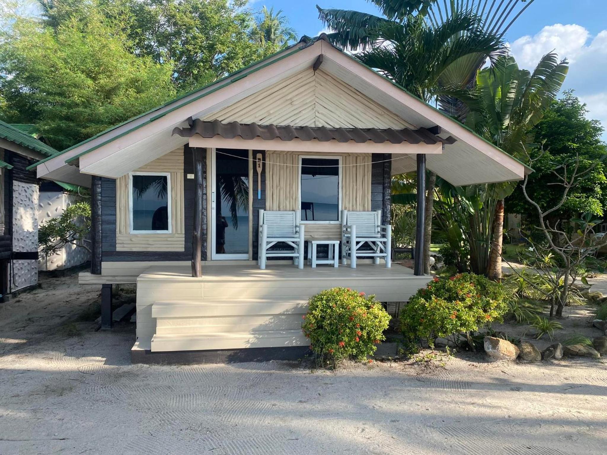 Hotel Phangan Beach Resort - Image 1