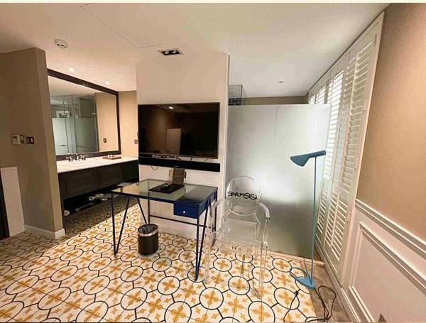 hotel room