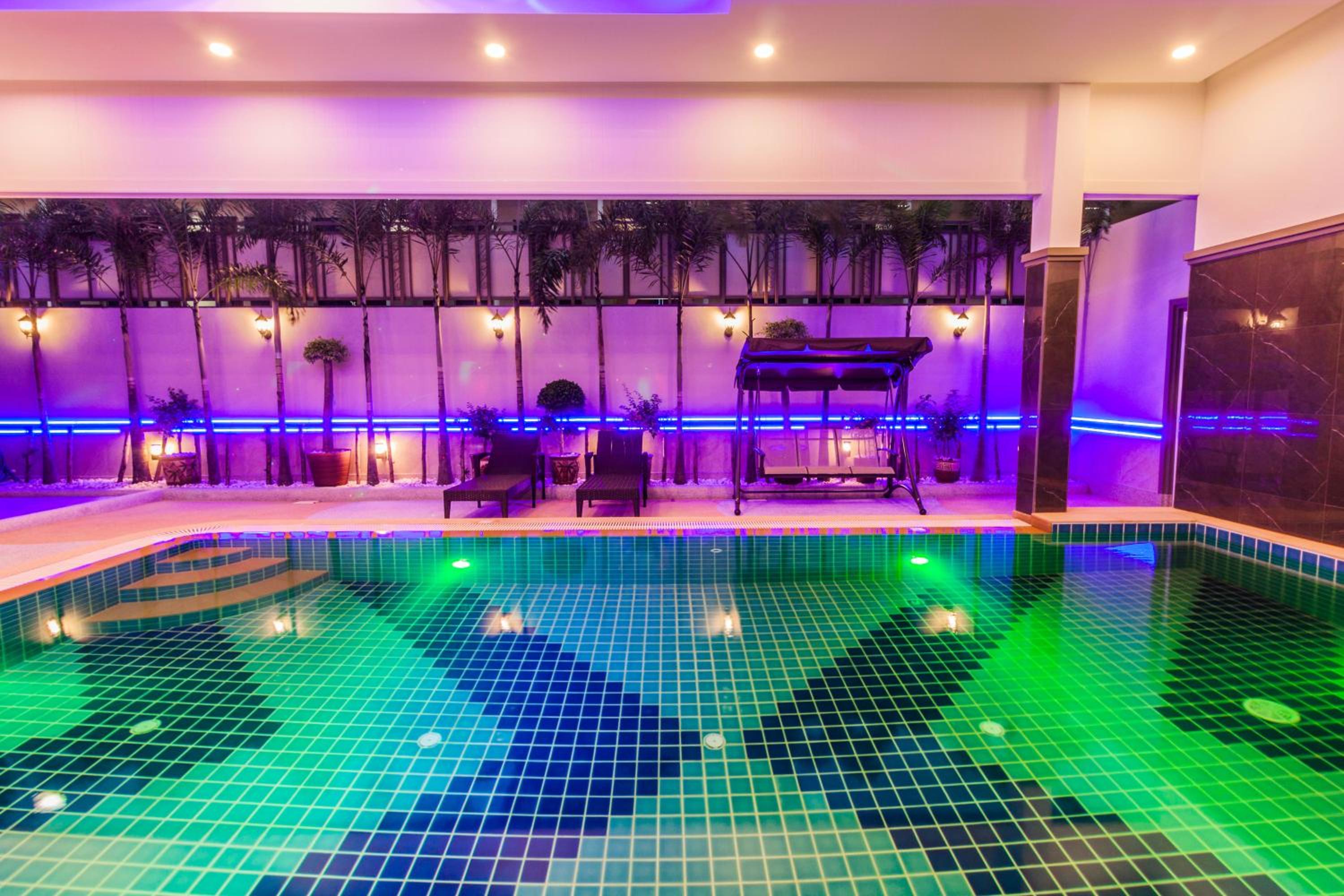 Top Pool Villa Pattaya