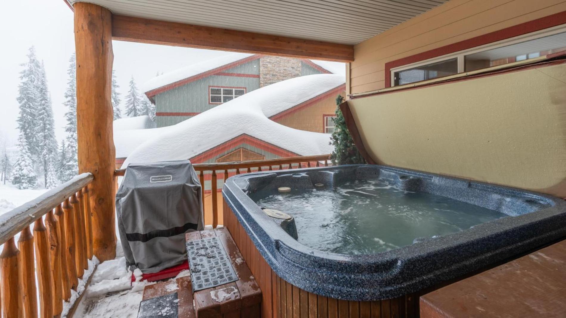 Mountain Time - Spacious w Private Hot Tub and an Amazing View view 2