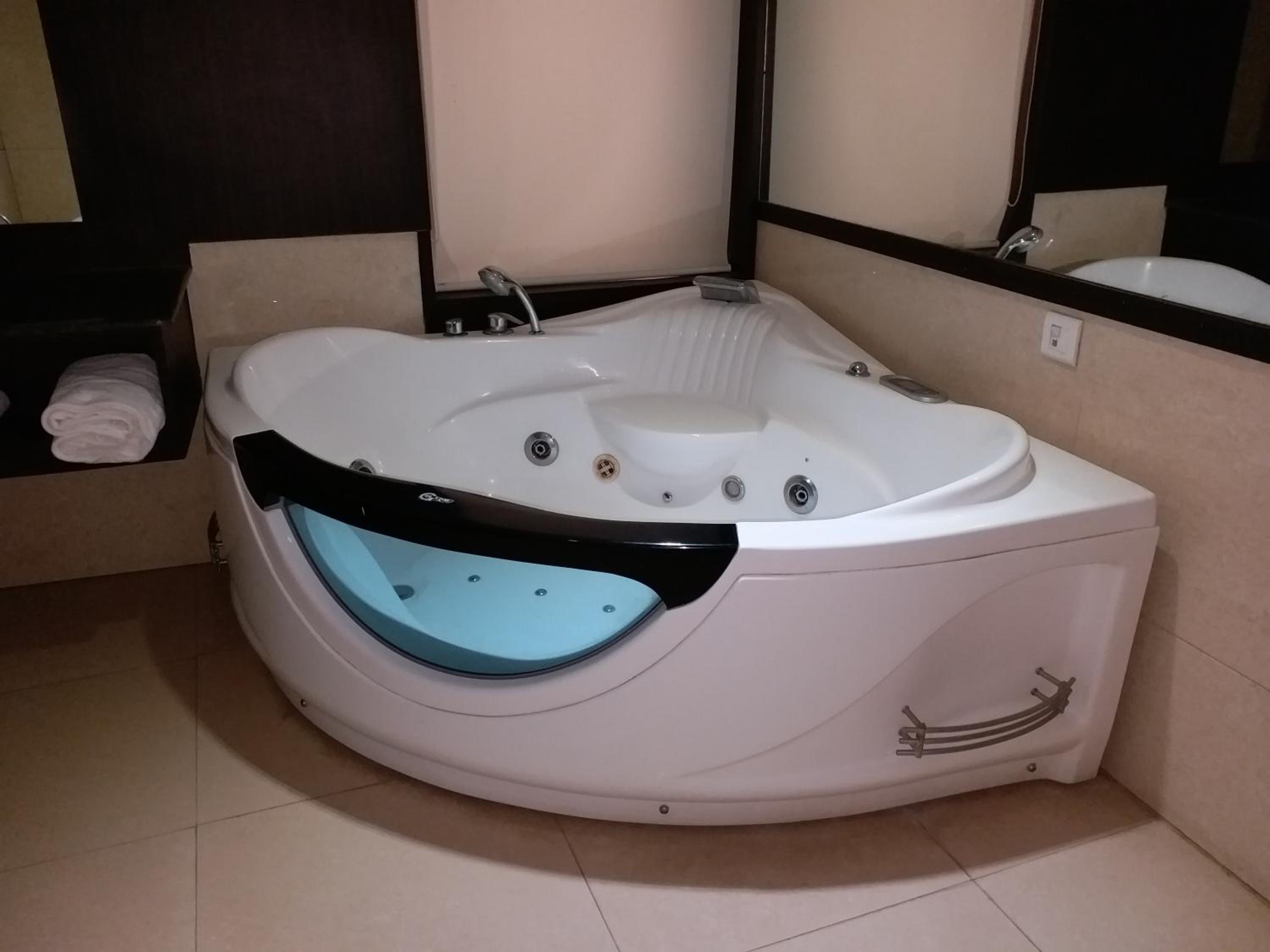 Jacuzzi