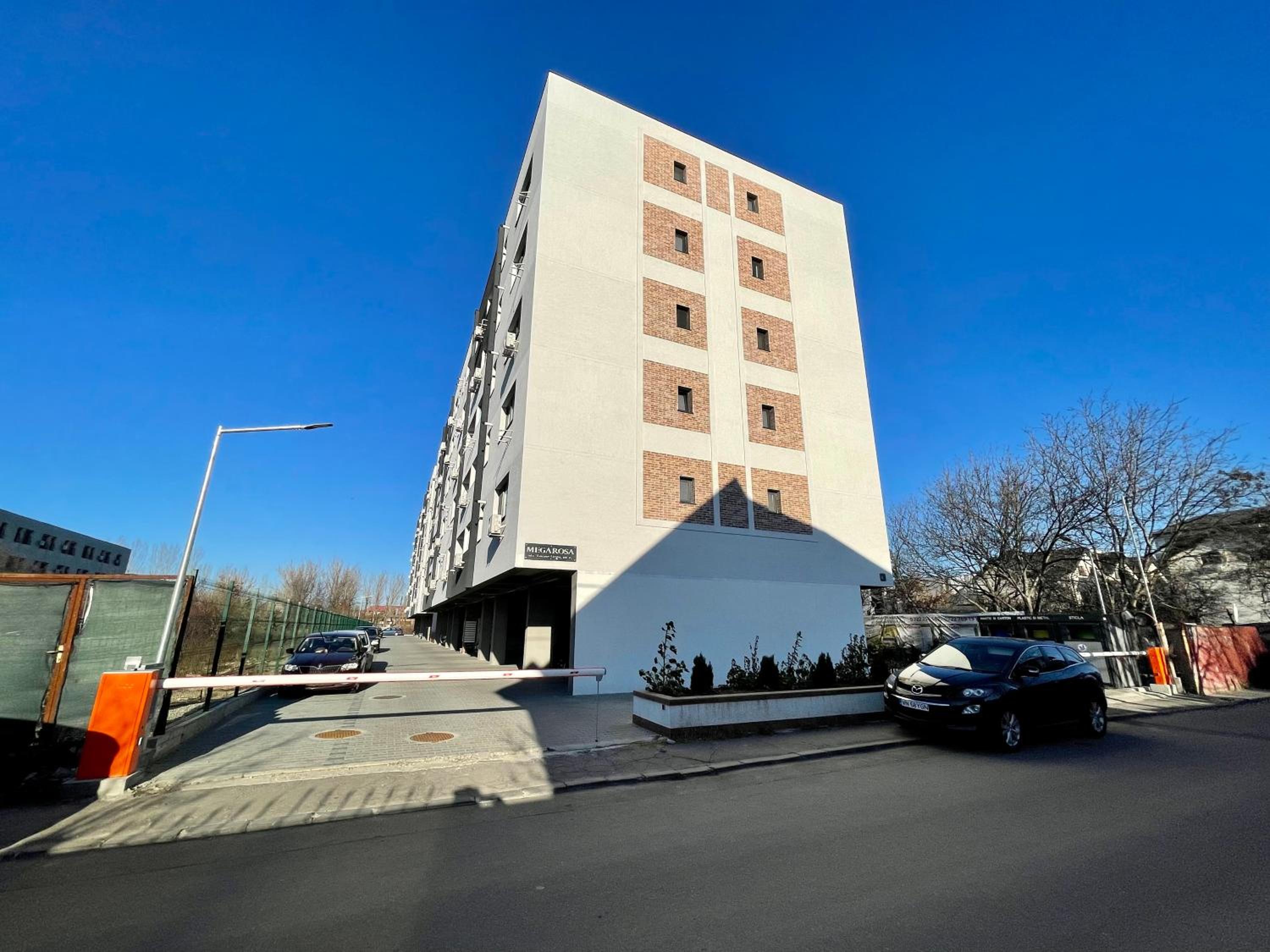 Mega Rossa Residence