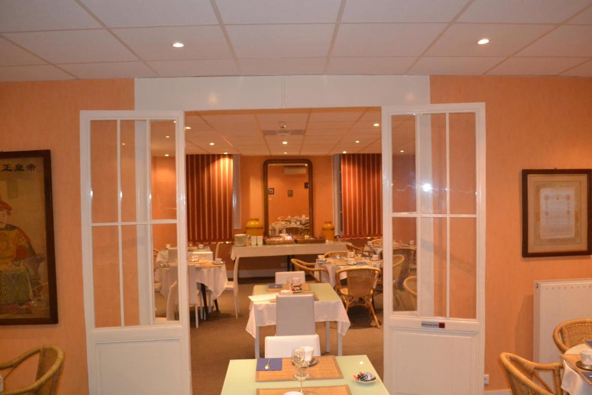 restaurant