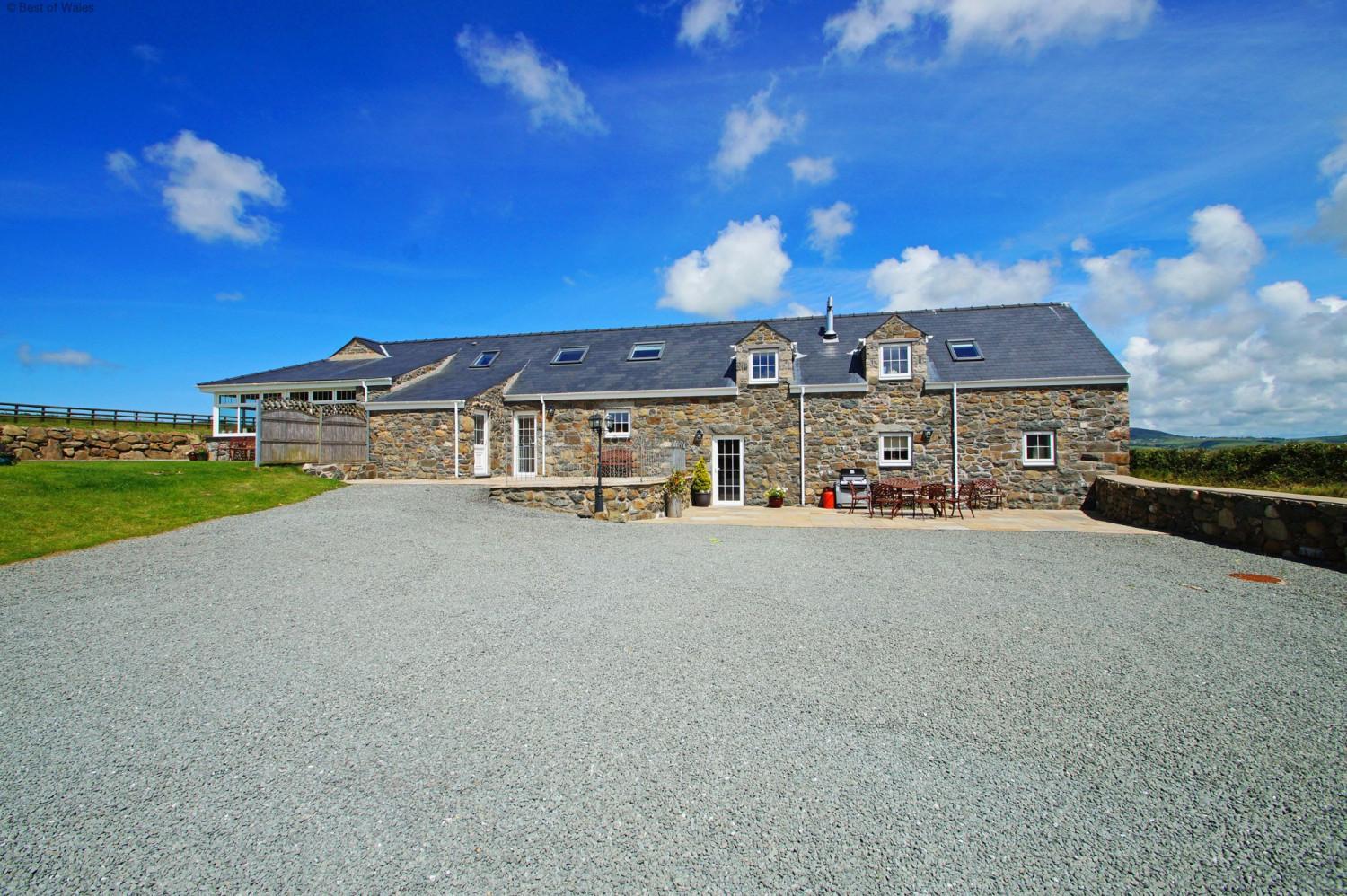 Ty'r Mynach view 2