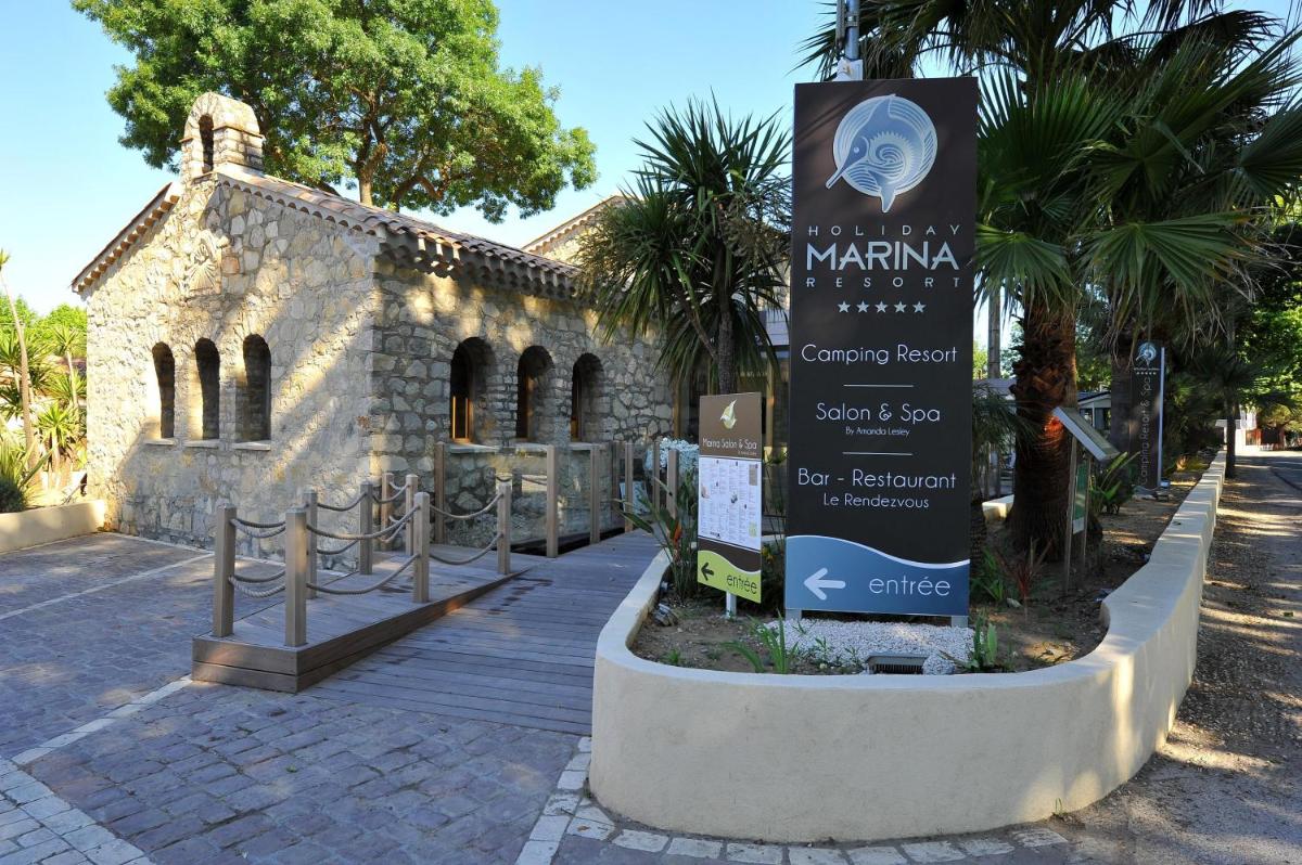 Hotel Holiday Marina Resort