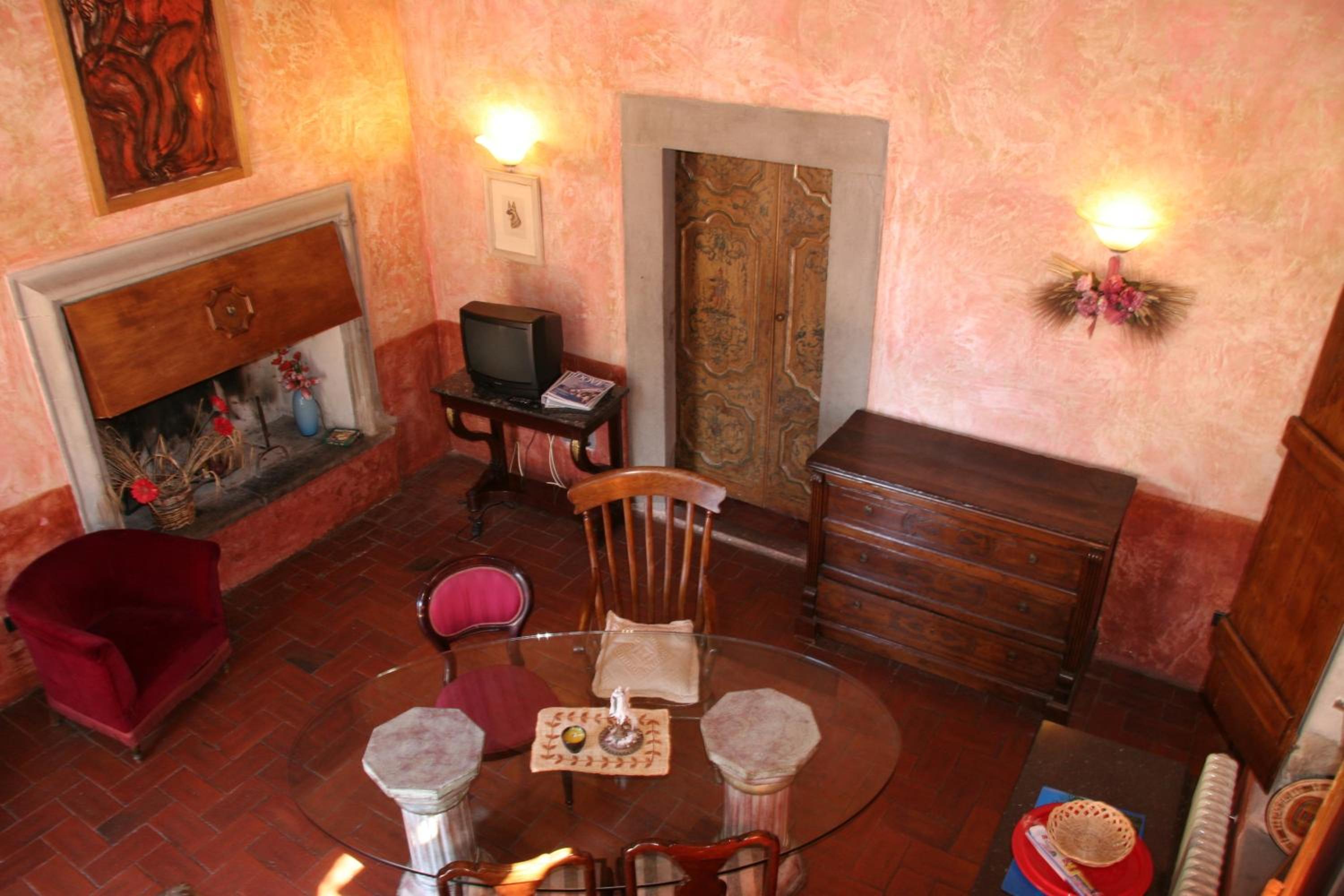 Borgo Medievale di Poggio Alla Pieve Relais, Food & Art