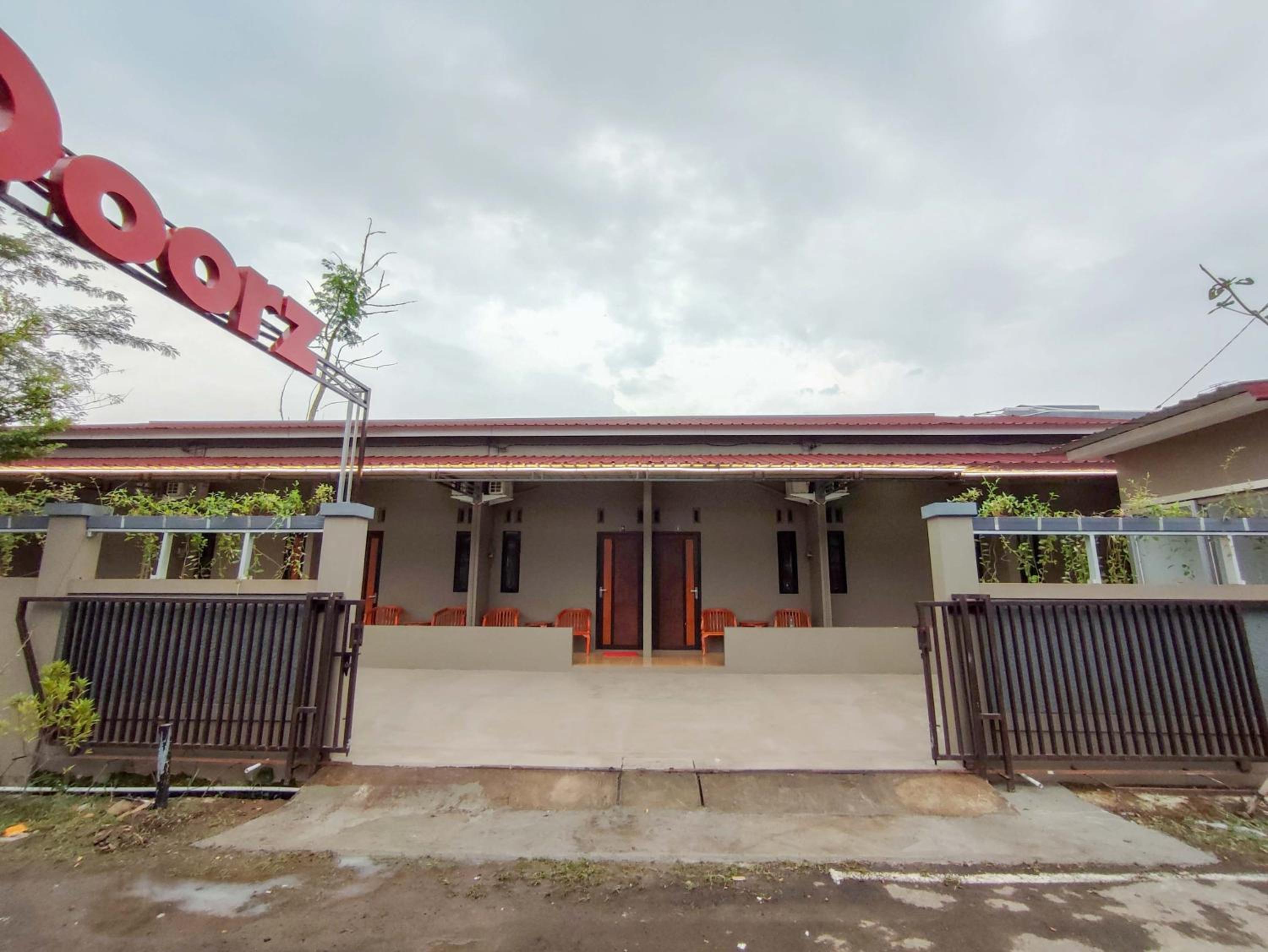 RedDoorz Syariah near Exit Tol Pemalang Comal 2 view 5