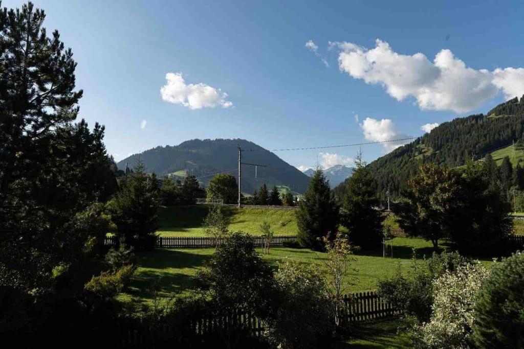 Schützenweg - Central & Cozy by Heiti Gstaad view 3