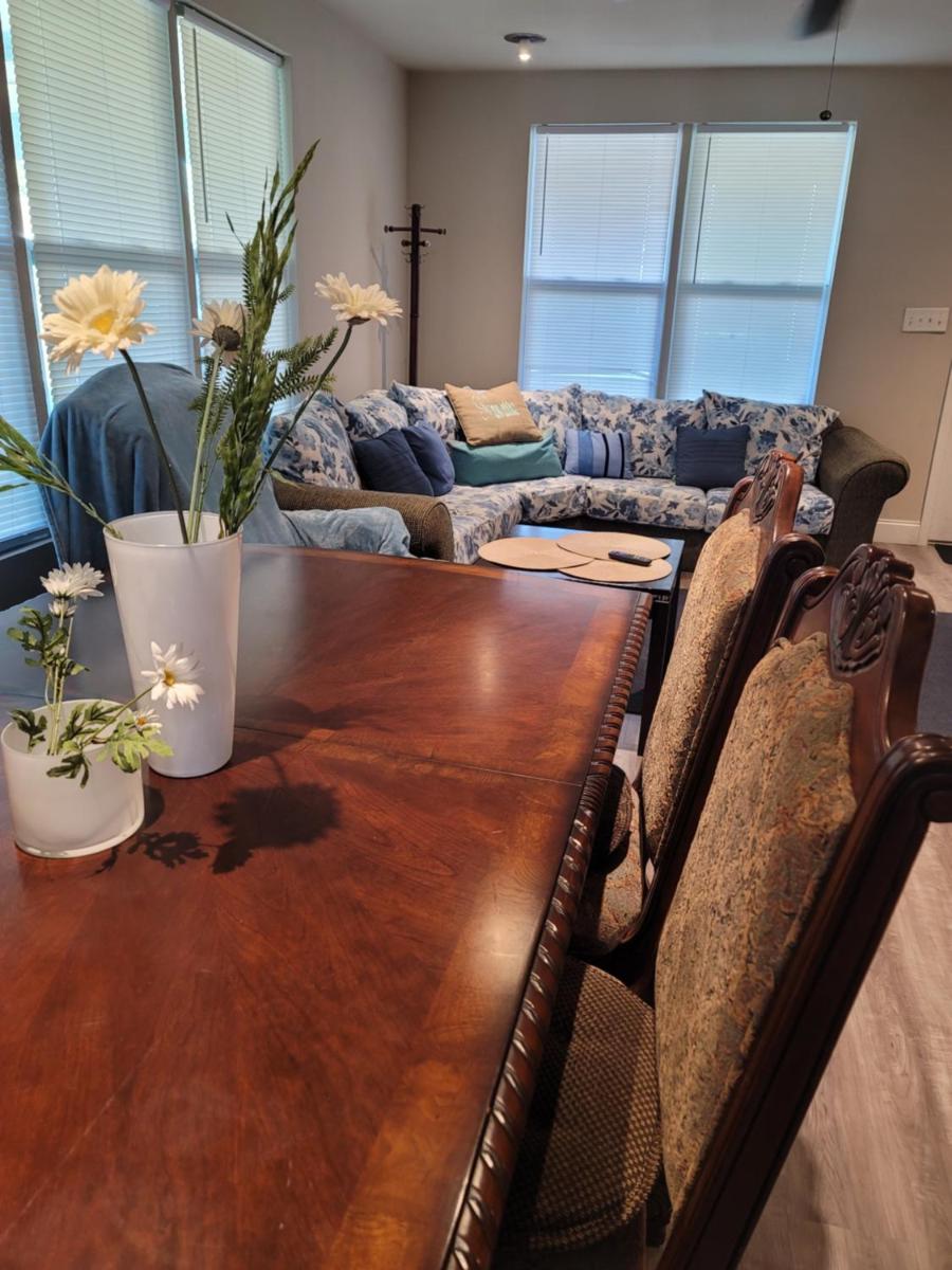 Attractive house in the center of Milton view 2