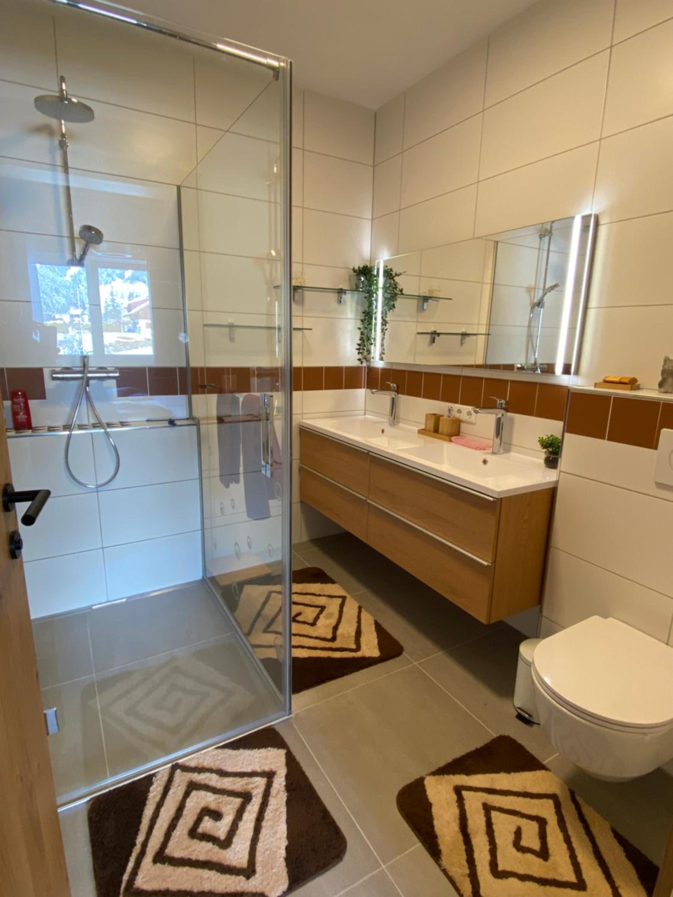 Moderne Kaminstube