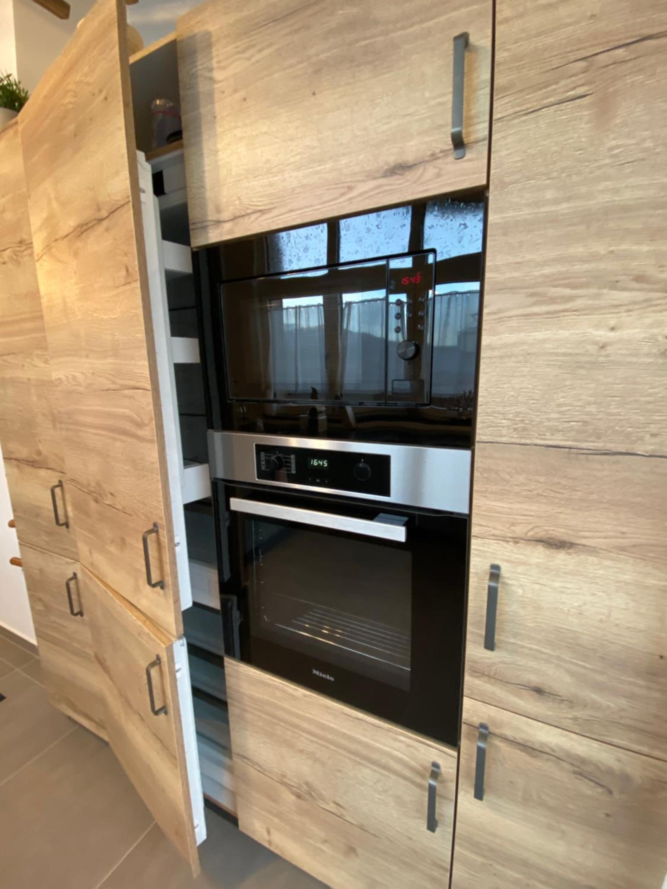 Moderne Kaminstube