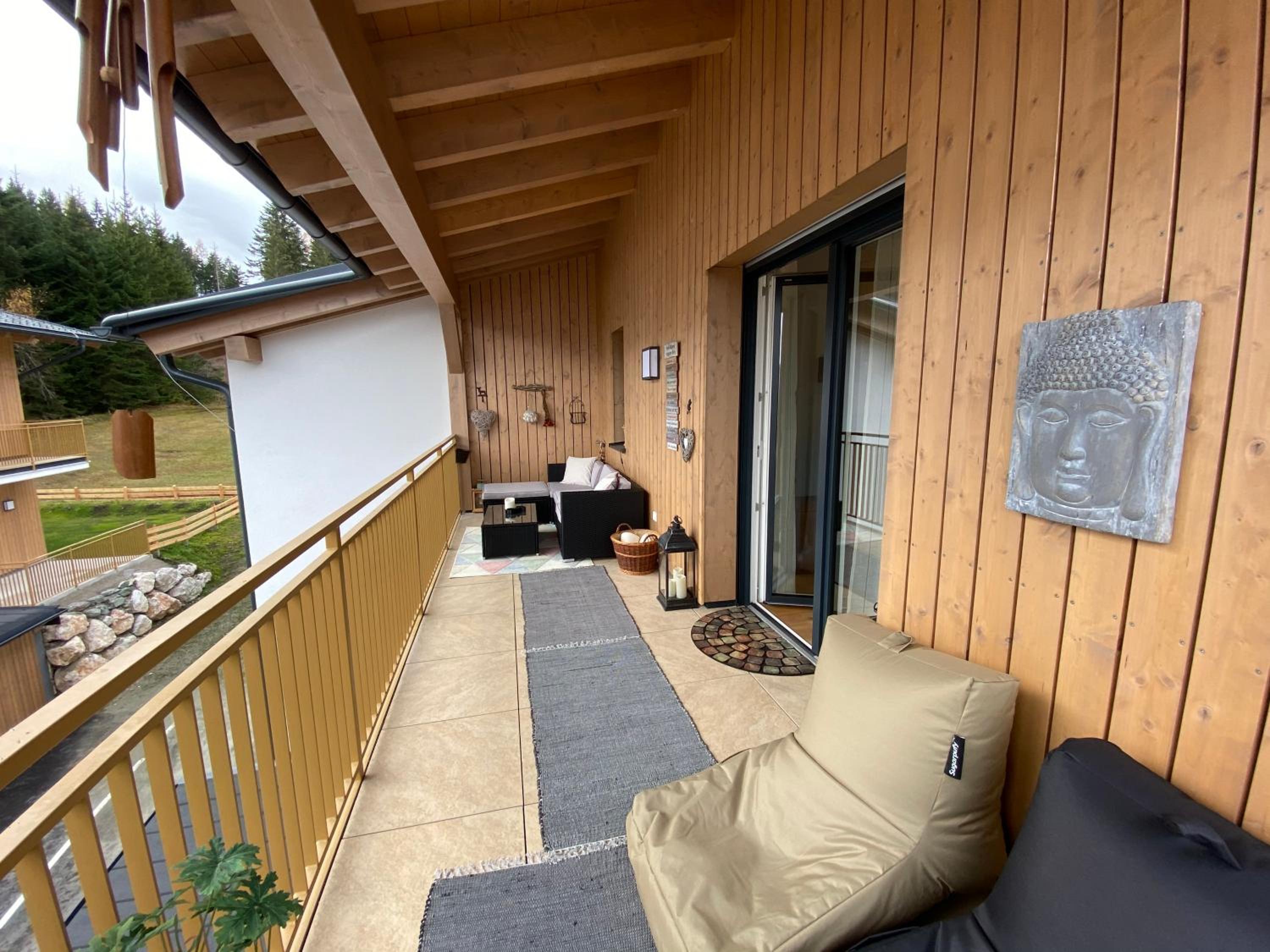 Moderne Kaminstube