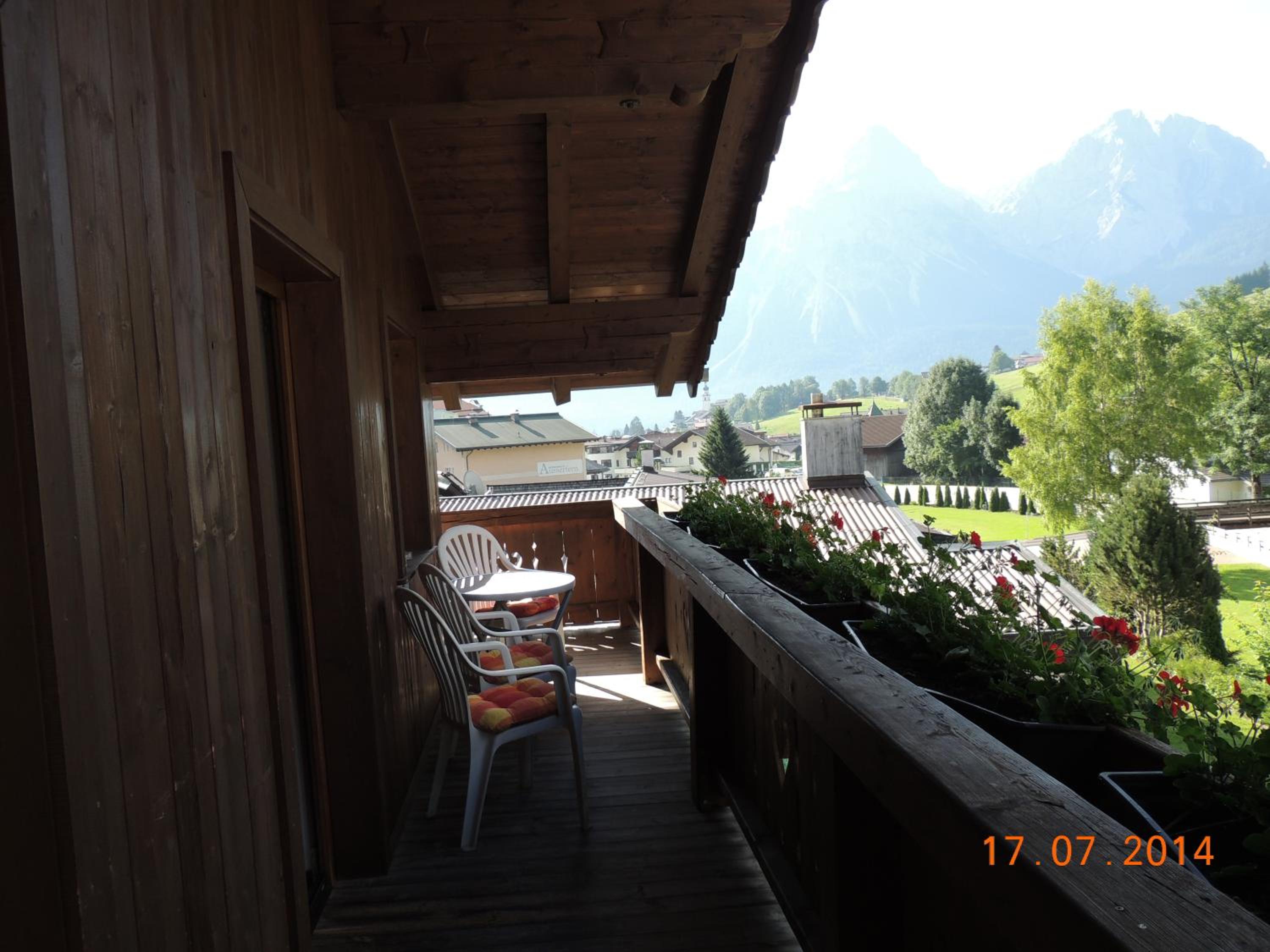 Photo 33