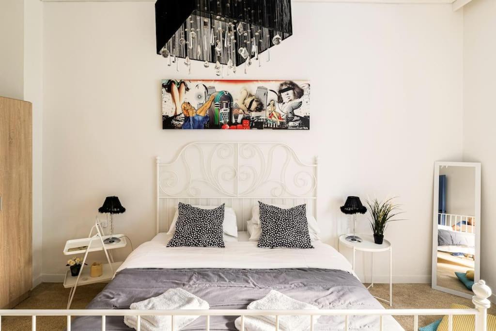 Downtown Apartment with Garden in Plaka (+Netflix) photo 3