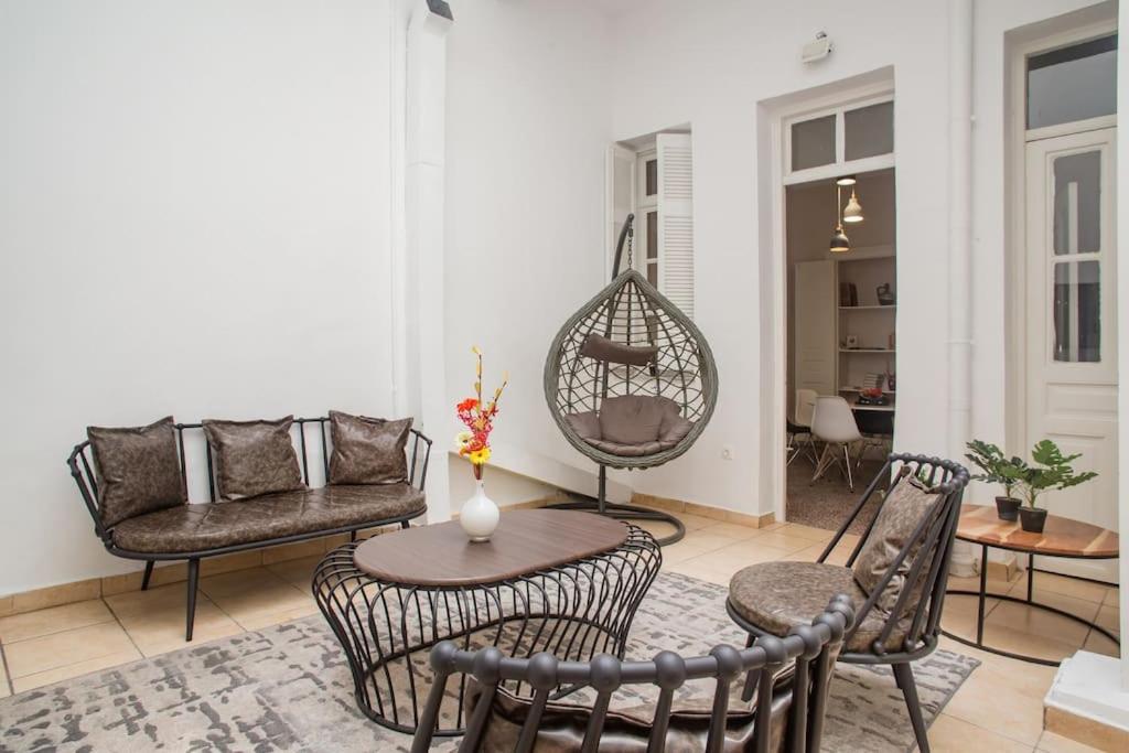 Splendid Full 5BDR/3bath/2kitchens Mansion in ATH