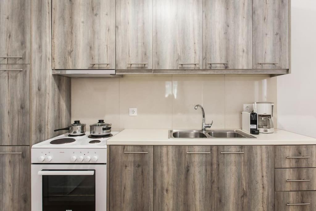 Splendid Full 5BDR/3bath/2kitchens Mansion in ATH