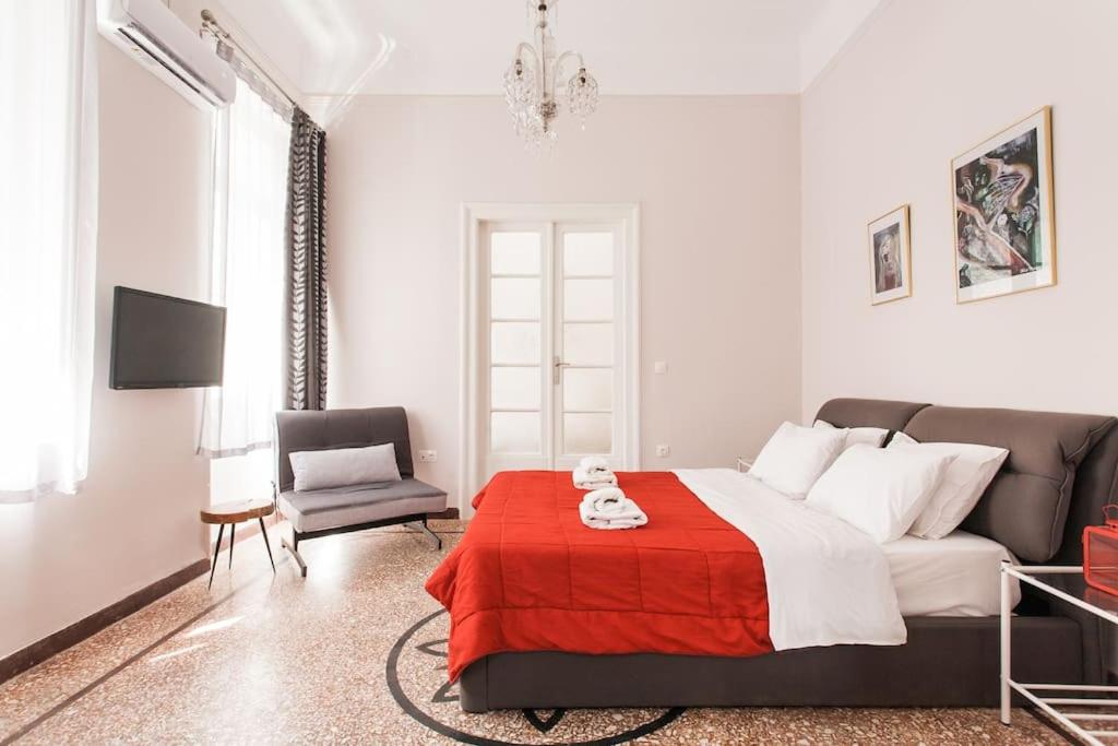 Splendid Full 5BDR/3bath/2kitchens Mansion in ATH