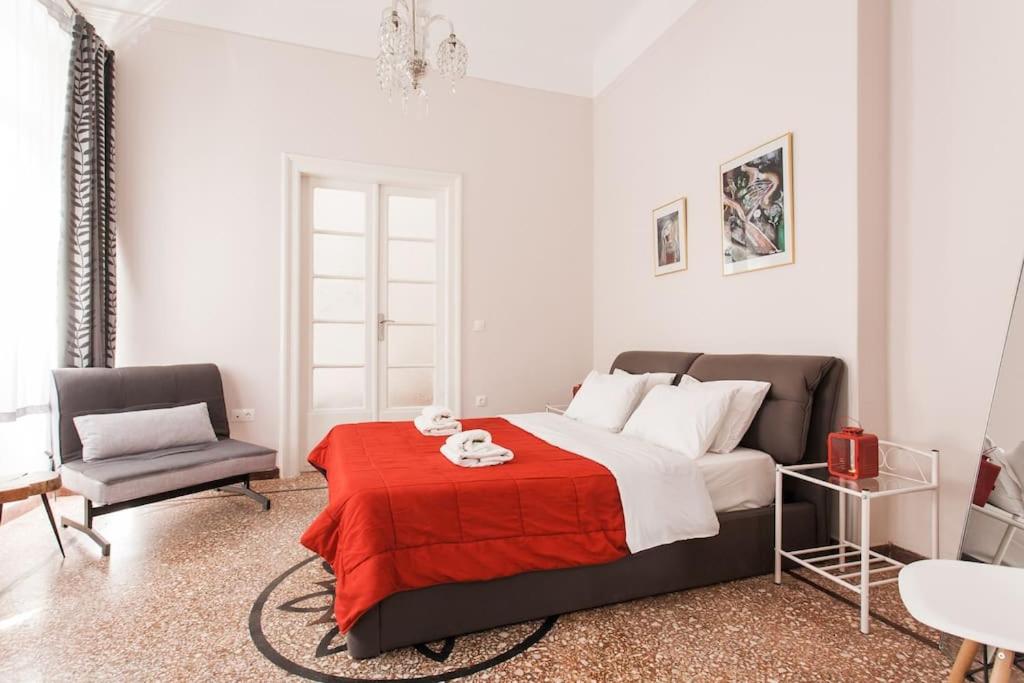 Splendid Full 5BDR/3bath/2kitchens Mansion in ATH