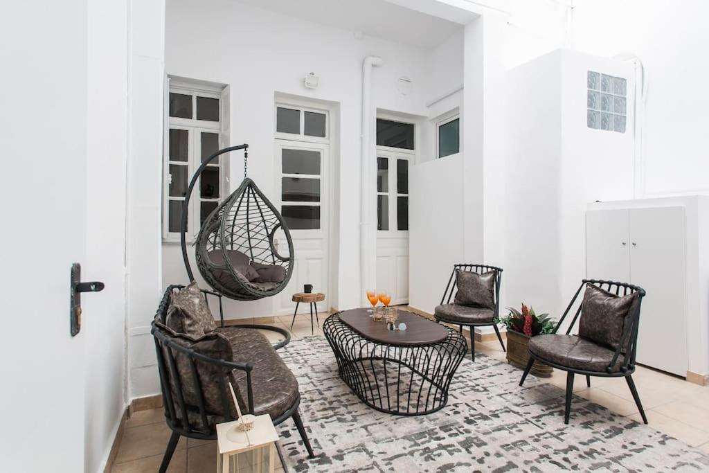 Splendid Full 5BDR/3bath/2kitchens Mansion in ATH