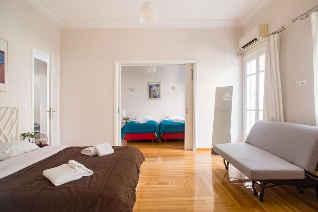 Splendid Full 5BDR/3bath/2kitchens Mansion in ATH