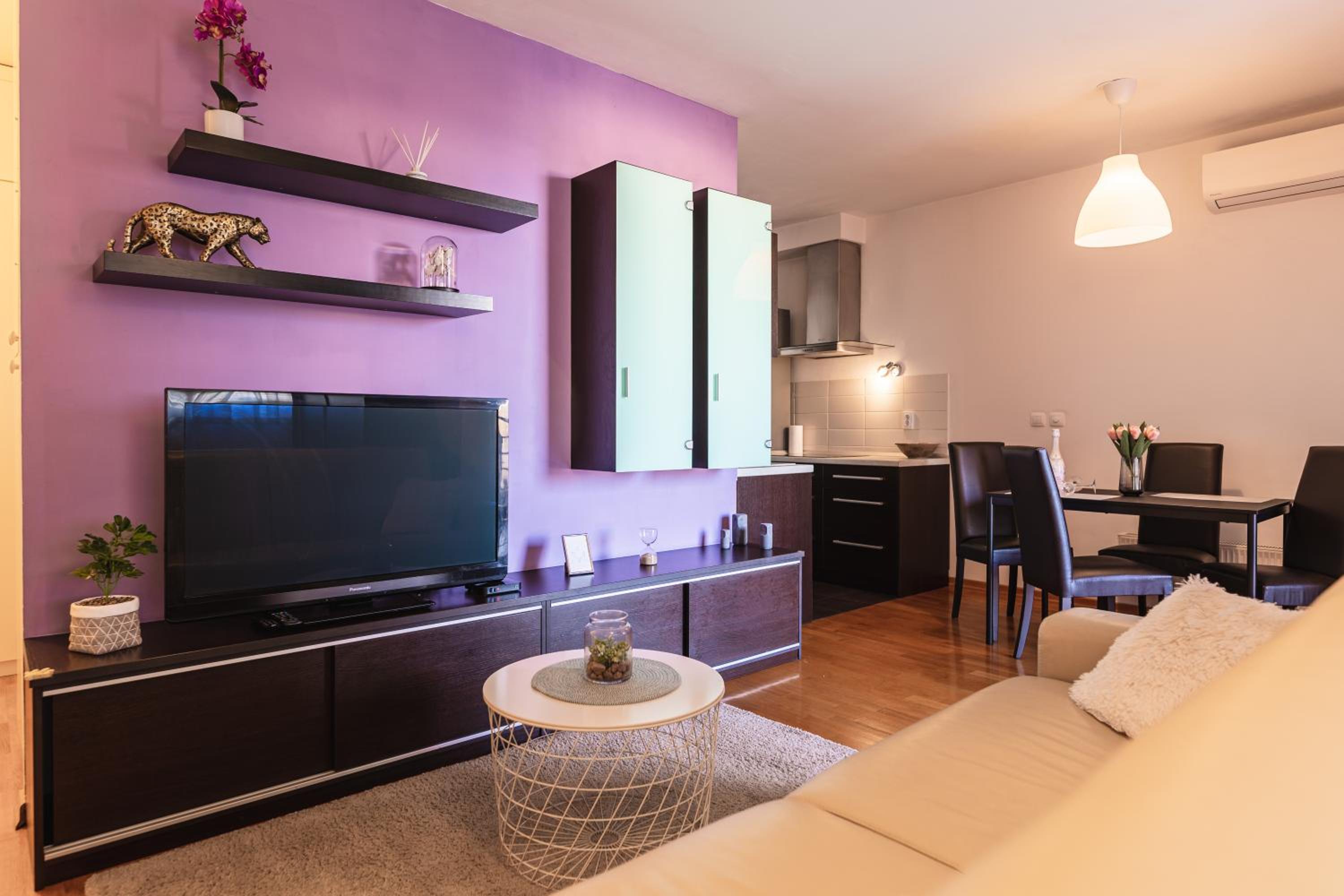 Flexible SelfCheckIns 29 - Zagreb - 1 Bedrooom - Loggia - New view 5