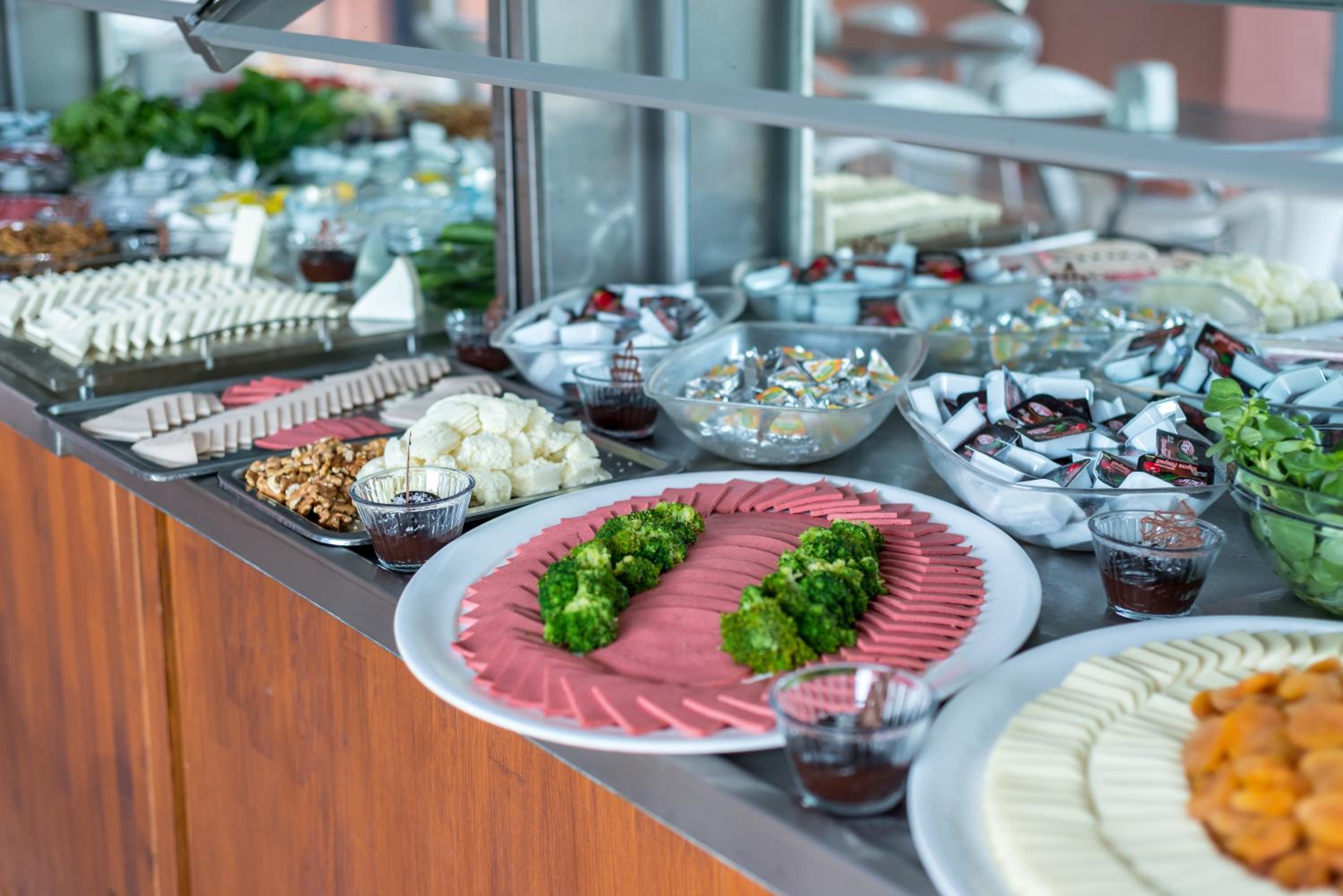 Zel Hotel - Image 36